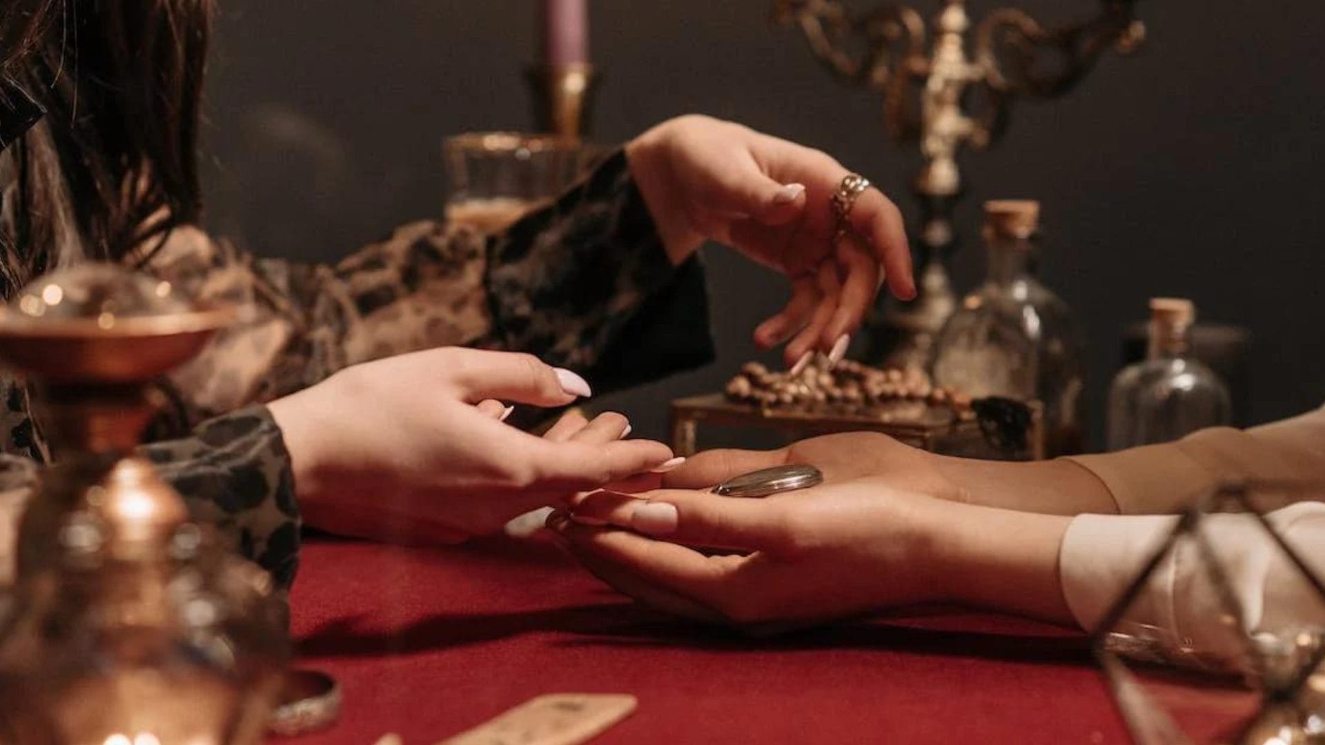 Mujer acusó que gitanas hipnotizaron a su esposo para robarle dinero