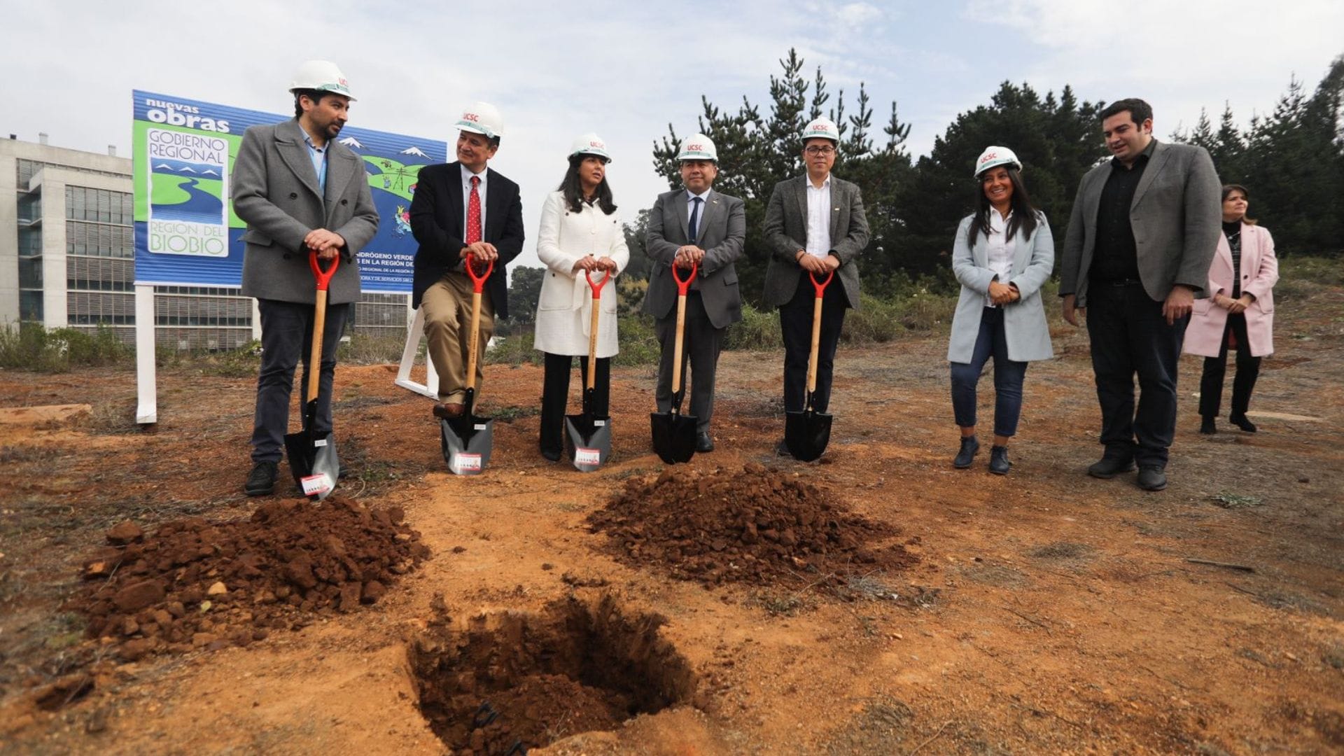Instalan la primera piedra del proyecto Planta de Hidrógeno Verde que se ubicará en la UCSC