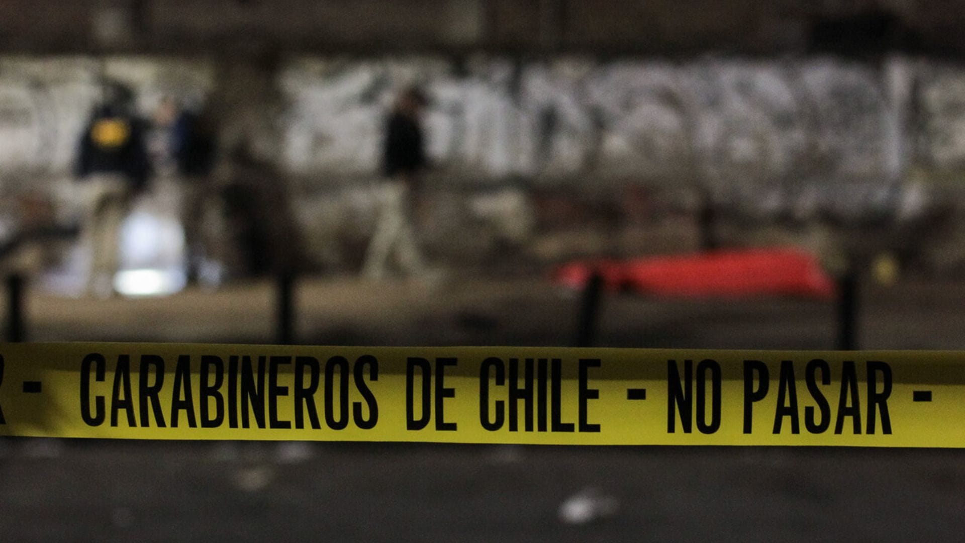 Autores se dieron a la fuga: Balean a joven en cercanías al Barrio Franklin en Santiago