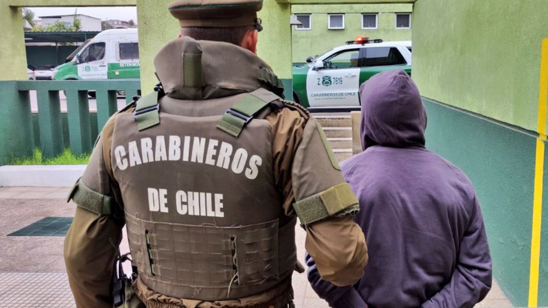 Fue sorprendido sustrayendo alimentos: Por tercera vez sujetos entran a robar a un jardín infantil en el centro de Santiago