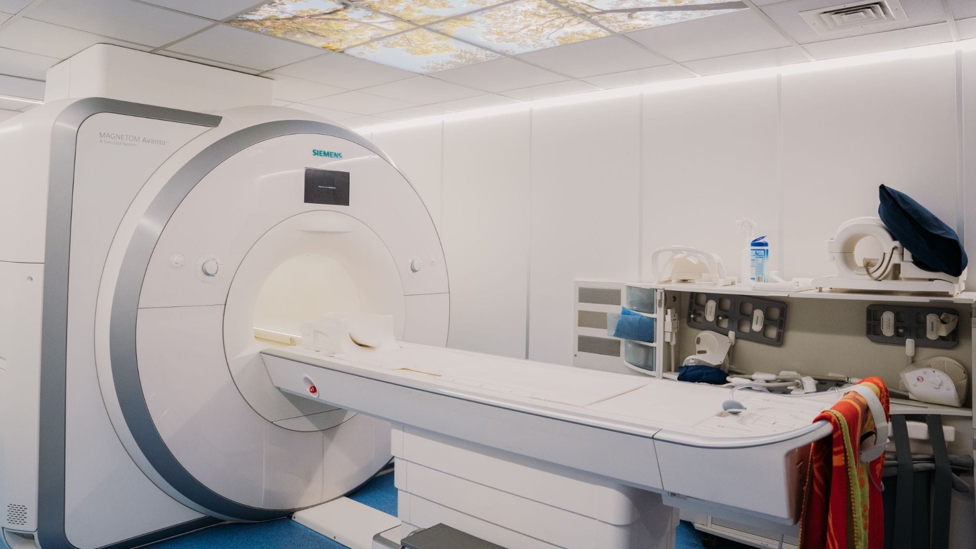 Nuevo equipo de resonancia magnética de Centro Médico Inmunomédica de Concepción permite obtener imágenes rápidas y con alta sensibilidad