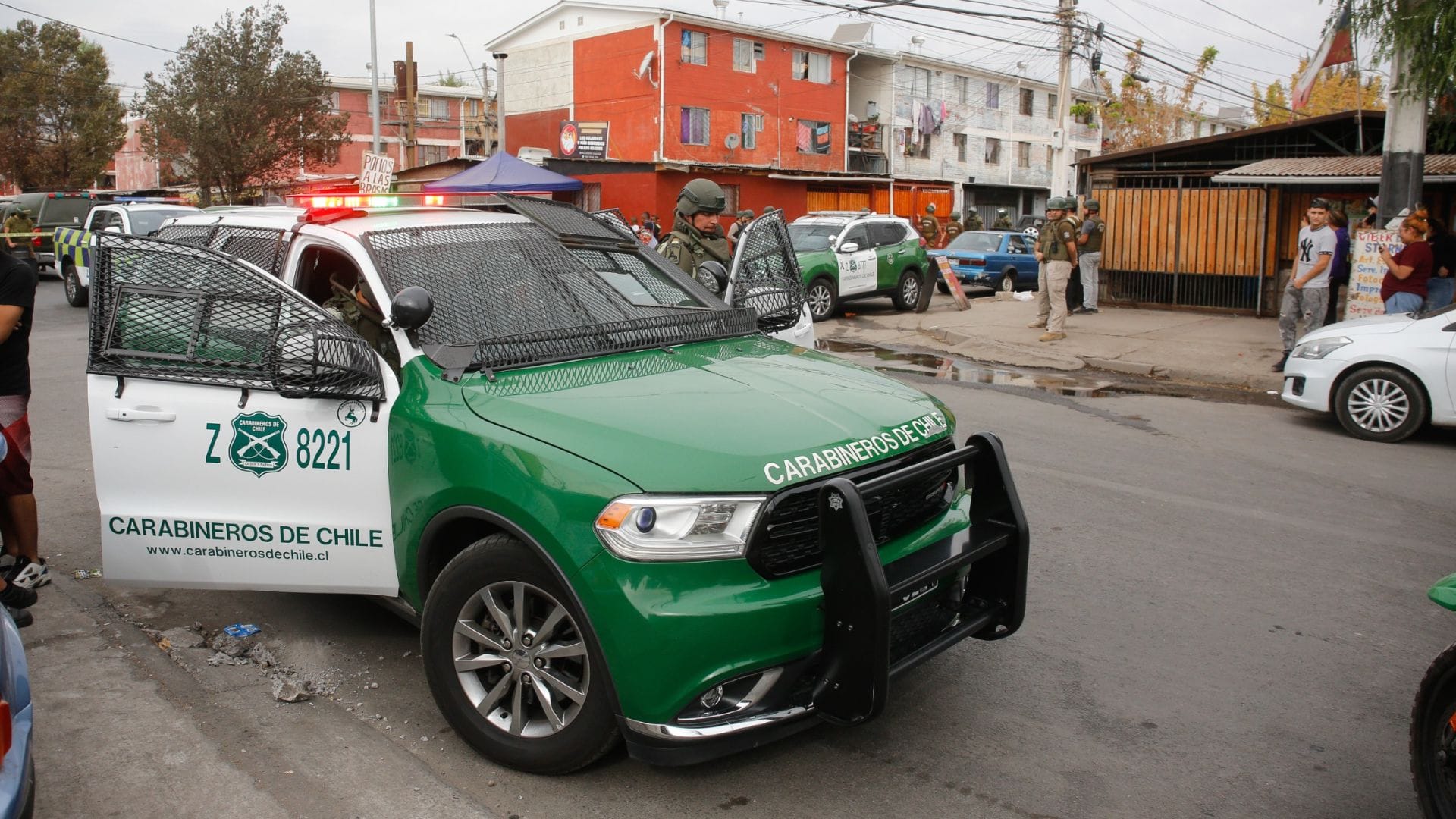 Tres carabineros heridos a bala y una persona abatida durante enfrentamiento en La Florida