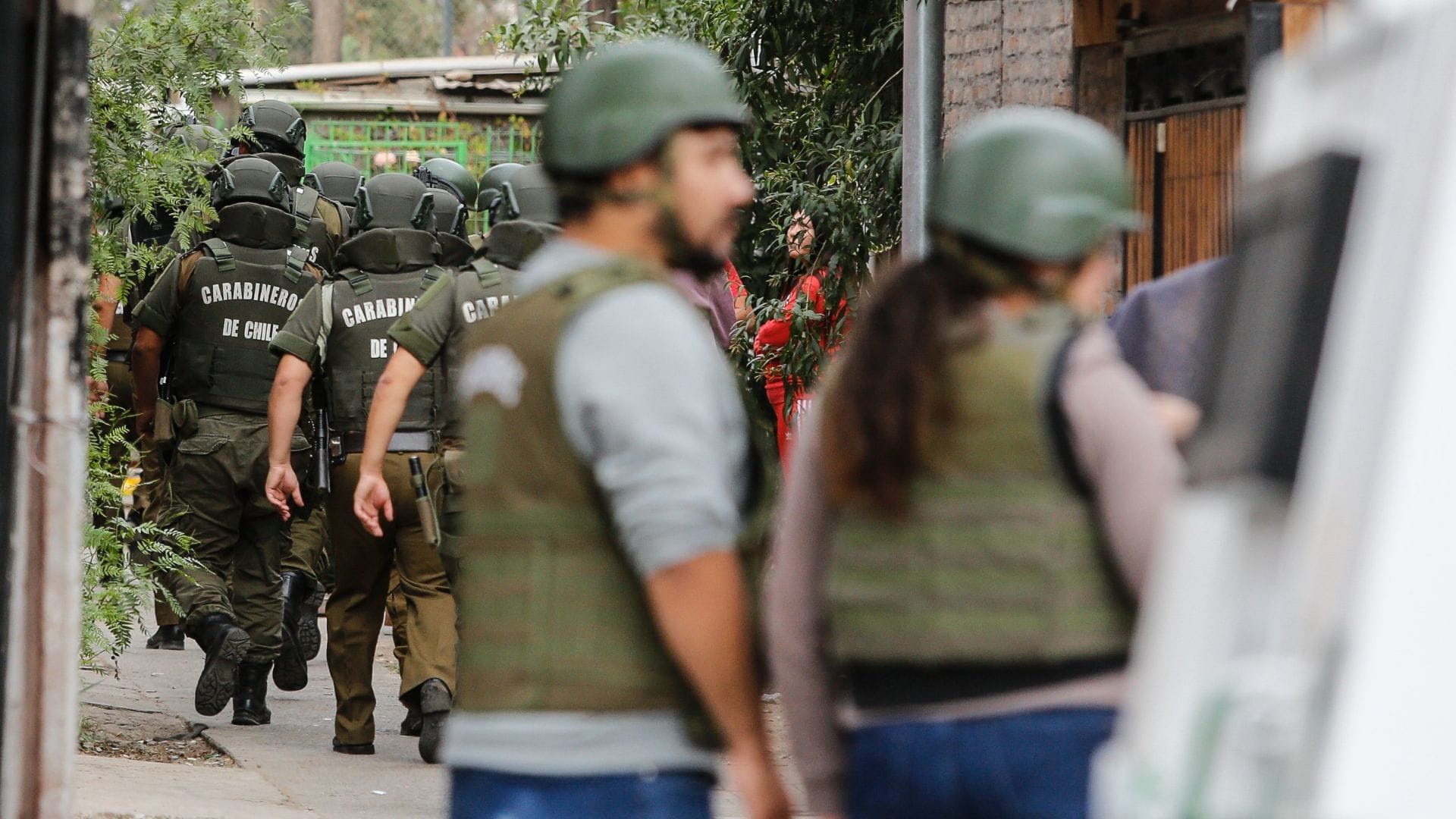 Vecinos denunciaron a sujetos armados: Entregan detalles del operativo que dejó tres carabineros heridos en La Florida