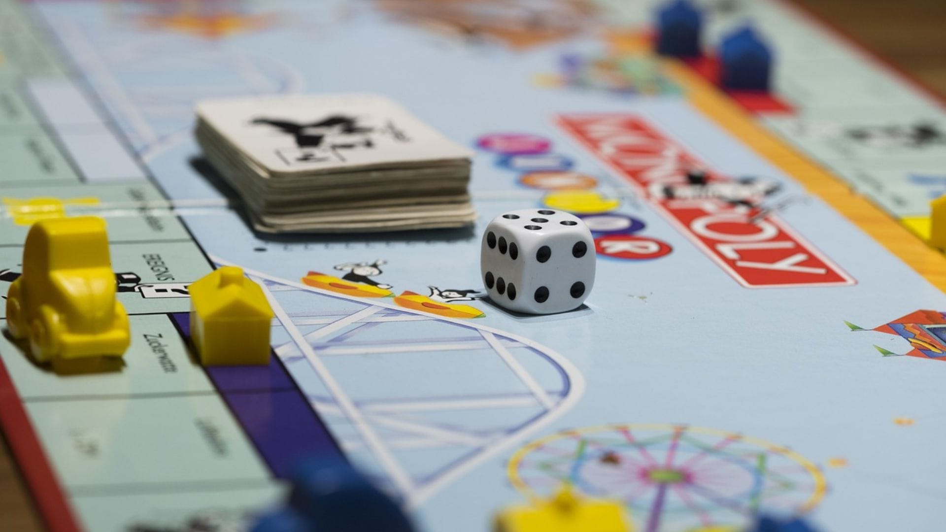 Jugaban Monopoly en la vía pública y la partida terminó en una pelea con katana
