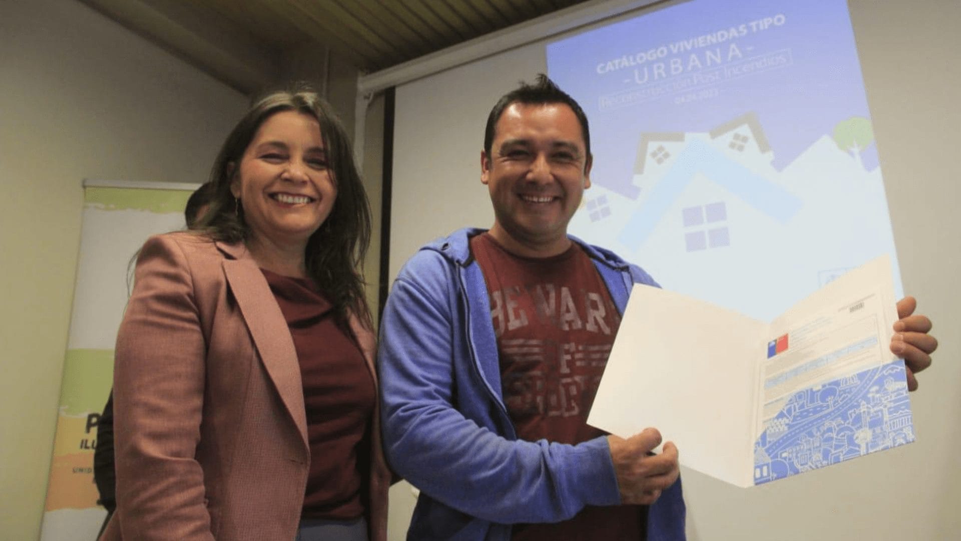 22 familias de Tomé reciben subsidio para reconstruir sus viviendas tras incendios forestales