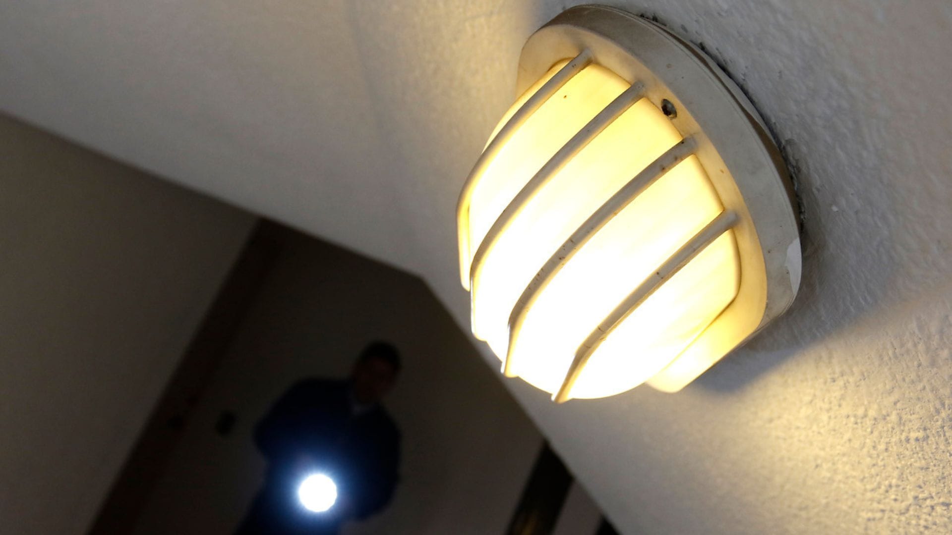 CGE confirma que adelantará pago de compensaciones y devolverá todo lo dañado por cortes de luz