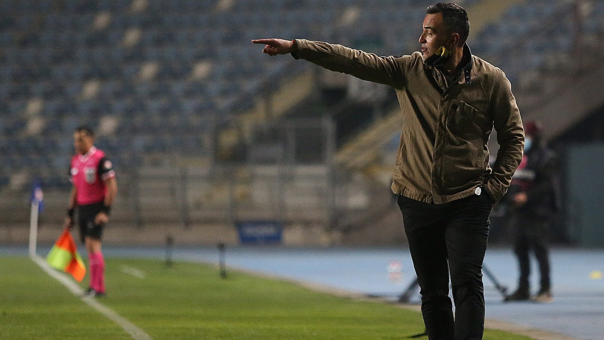 Ex técnico de Deportes Concepción no gana ningún partido en los lilas y llega a Primera B