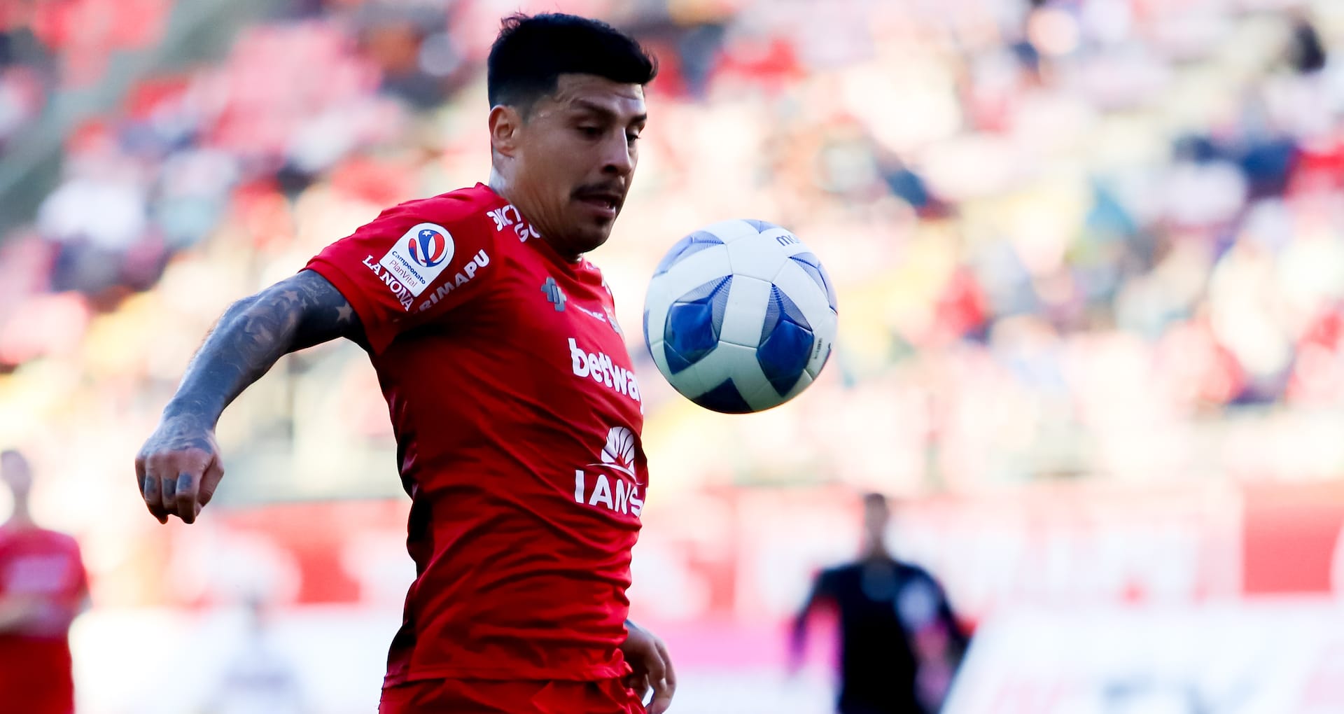 Patricio Rubio pasó de jugar con Ronaldinho directo a la historia con Ñublense