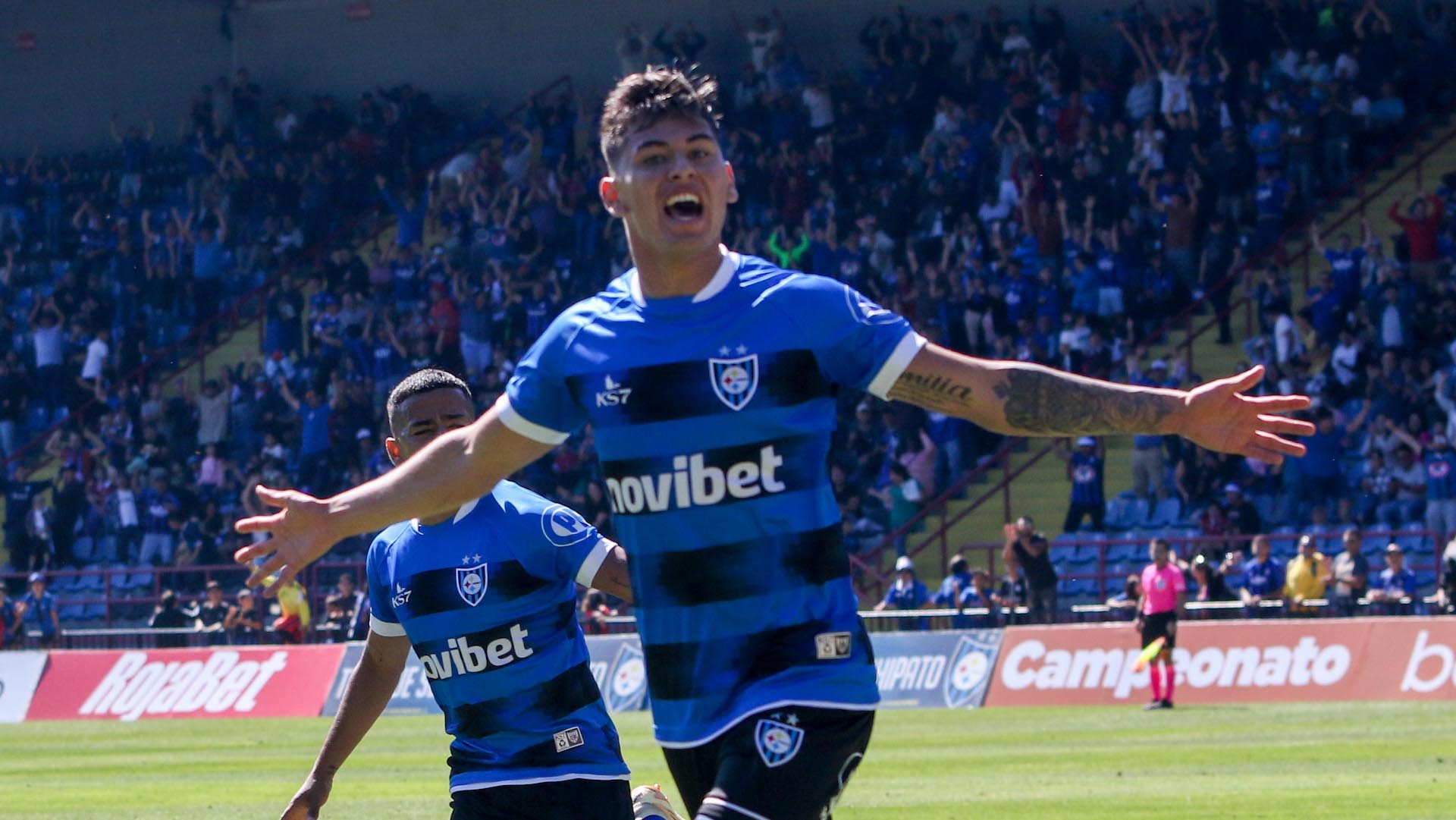 Una de las figuras ofensivas de Huachipato celebra su nominación a la Selección Chilena