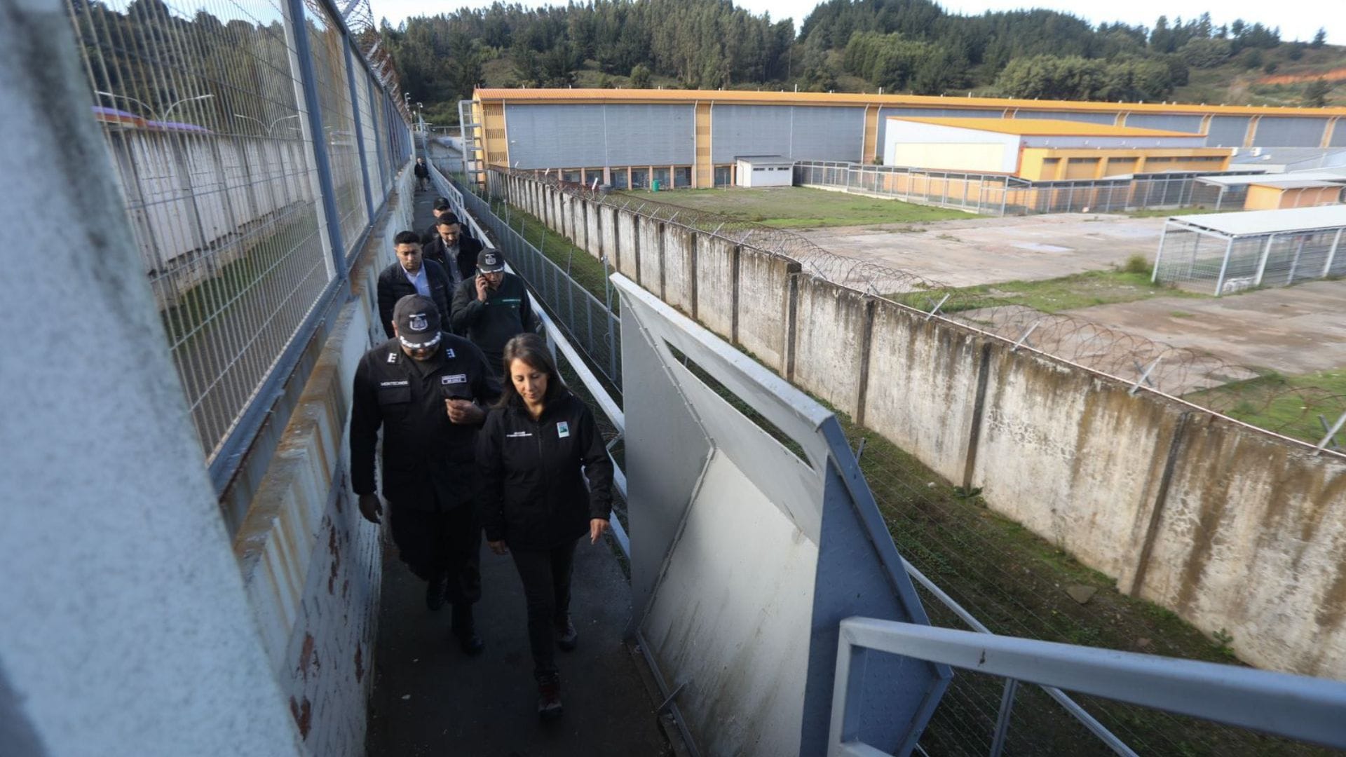 Gendarmes insisten en preocupación ante masiva llegada de reos a El Manzano desde Santiago