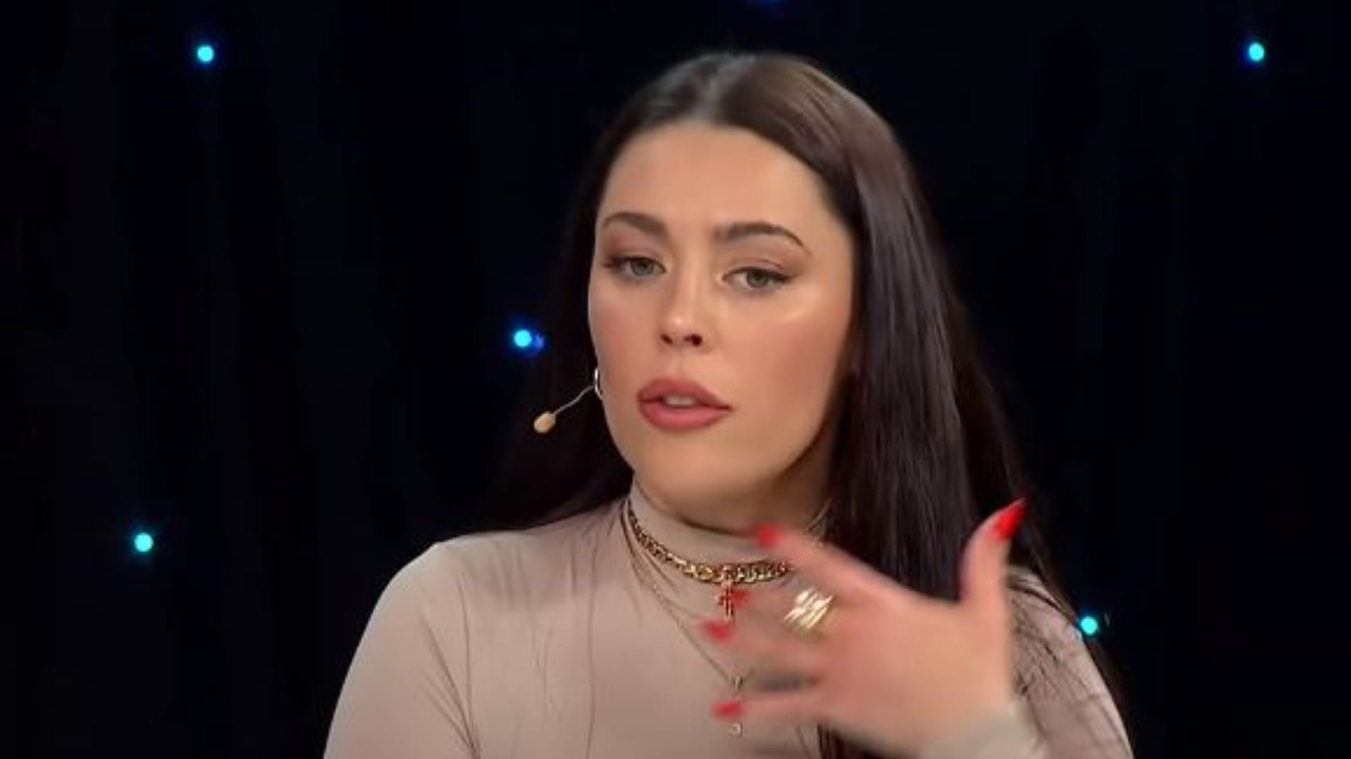 “Chilenas me deben entender”: Aránguiz explica su arrebato y deseó que el Mago esté enamorado
