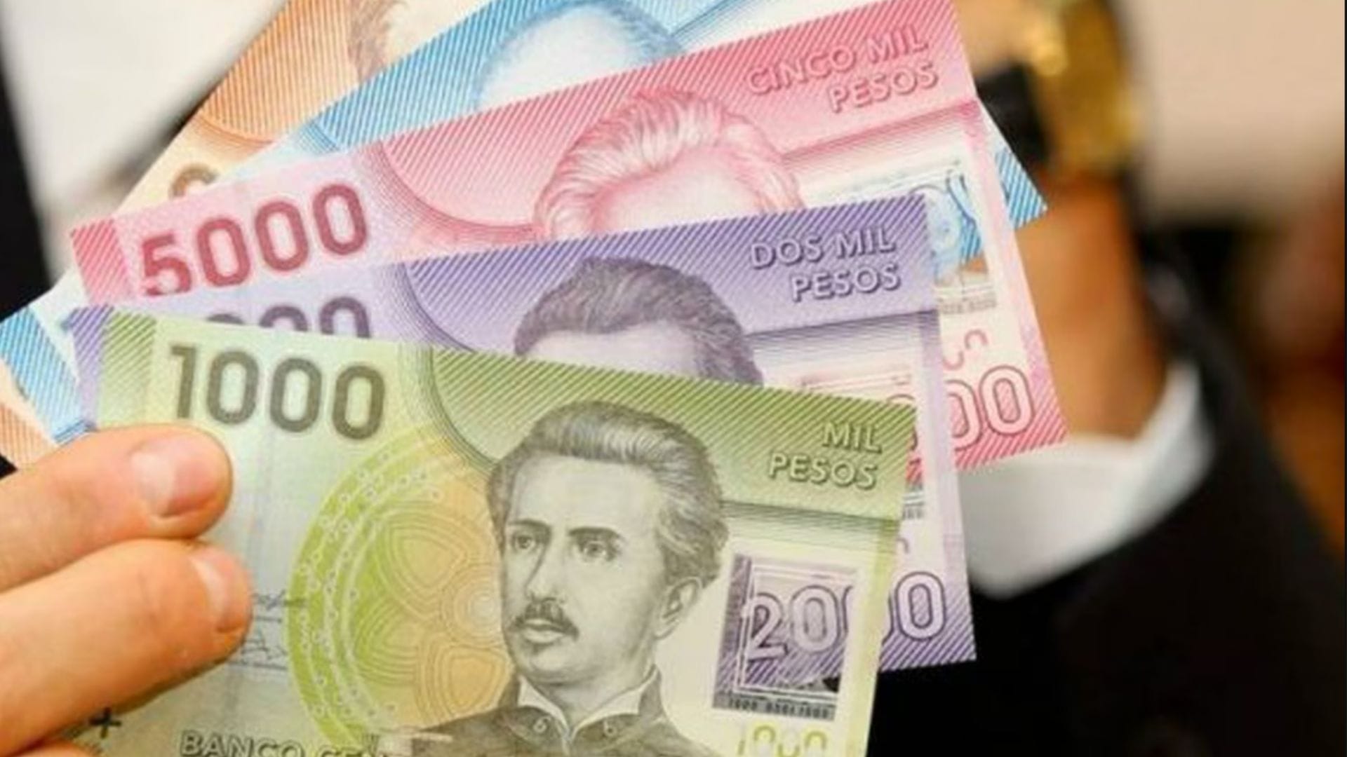 Cámara de Diputados despachó ley que elevará  salario mínimo hasta los 500 mil pesos en 2024