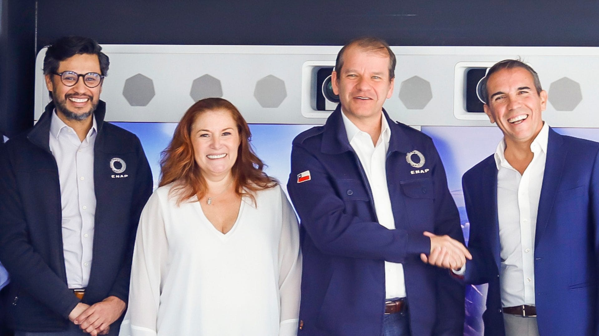 ENAP firma contrato con petrolera YPF para iniciar la importación temprana de crudo argentino al Biobío