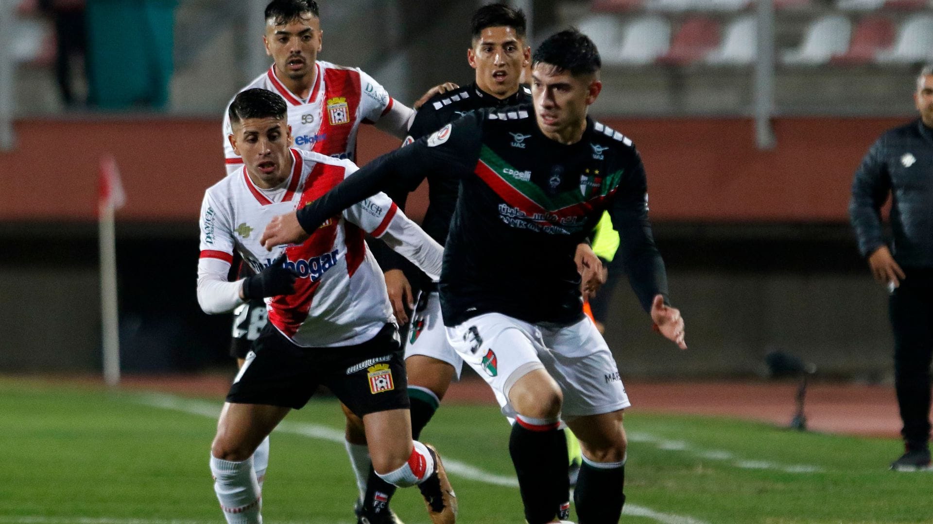 Palestino se quedó con una importante victoria como visitante ante Curicó Unido