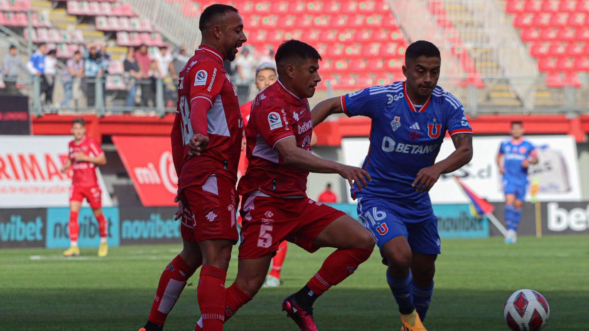Ñublense y Universidad de Chile igualan en un compromiso de intenso final