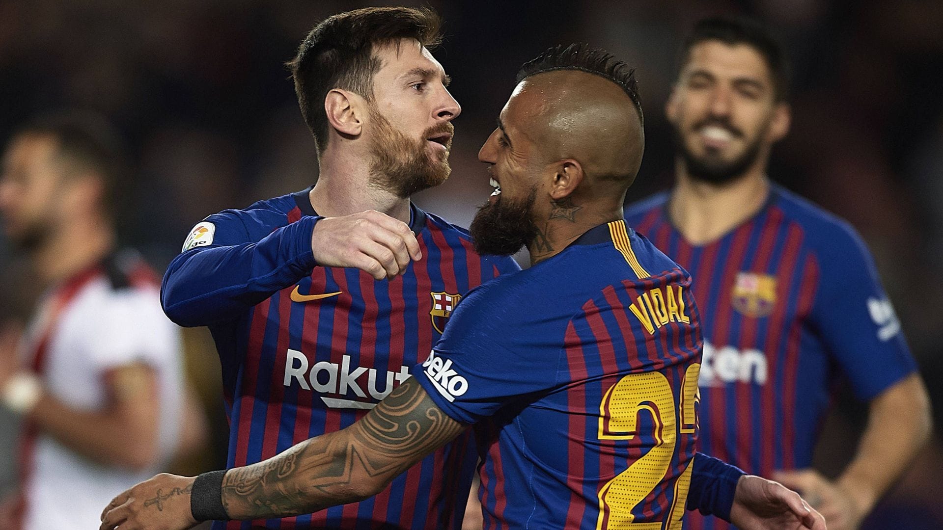 Arturo Vidal se cuadra con Messi: “Esa gente está cada día más loca, no pueden insultar al mejor del mundo”