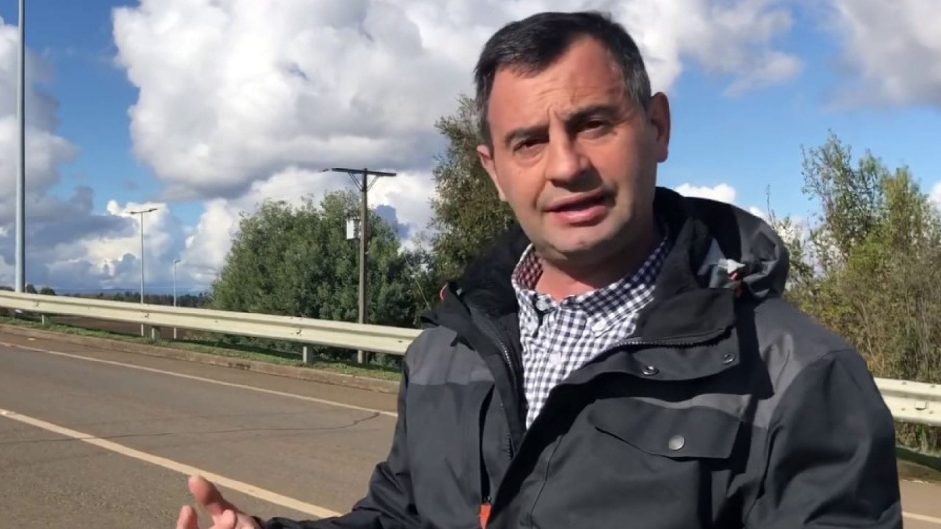 Atacan a tiros camioneta de familia del consejero constitucional electo Héctor Urban en Ercilla