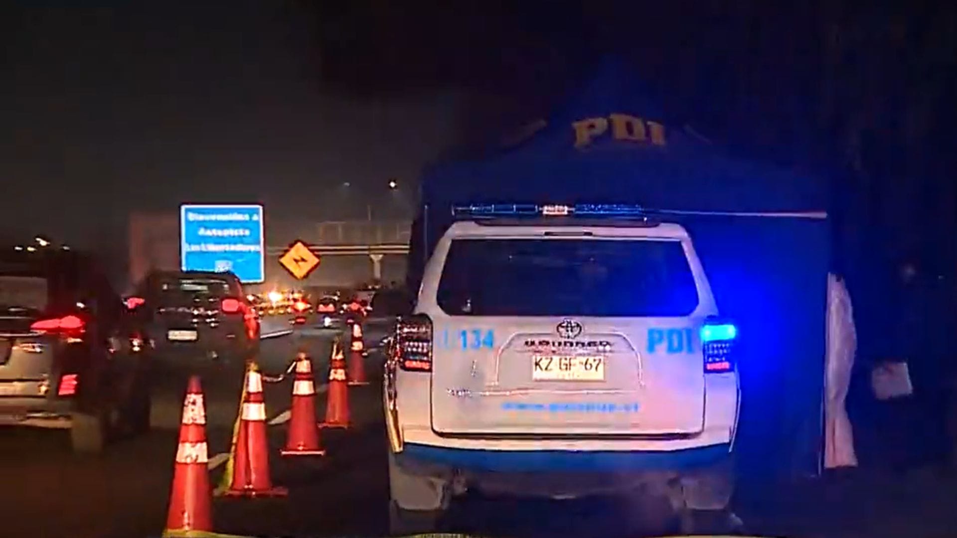 Macabro crimen: Encuentran cuerpo de hombre atado de manos y pies en plena Autopista Vespucio Norte en Huechuraba