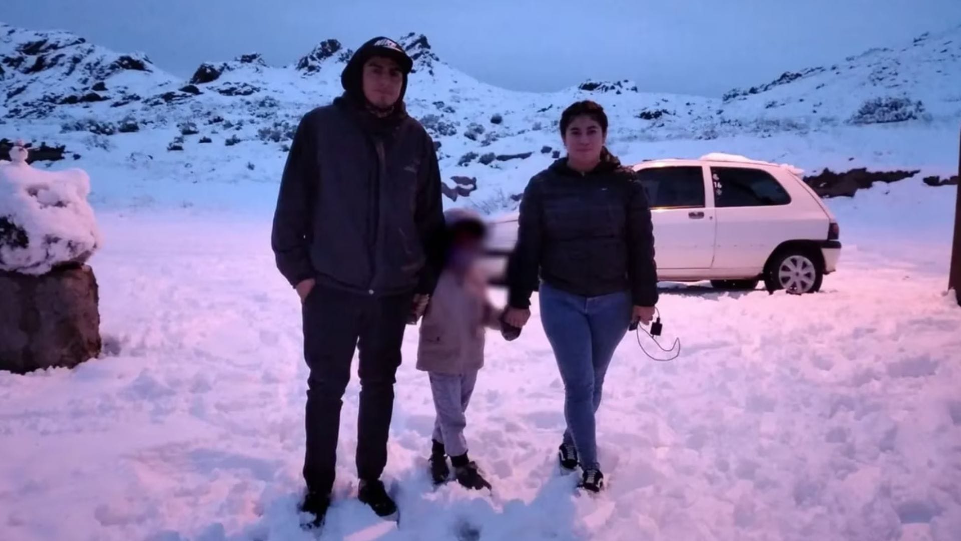Investigan femicidio: Pareja fue encontrada muerta sobre una cama tras incendio en su casa en Argentina