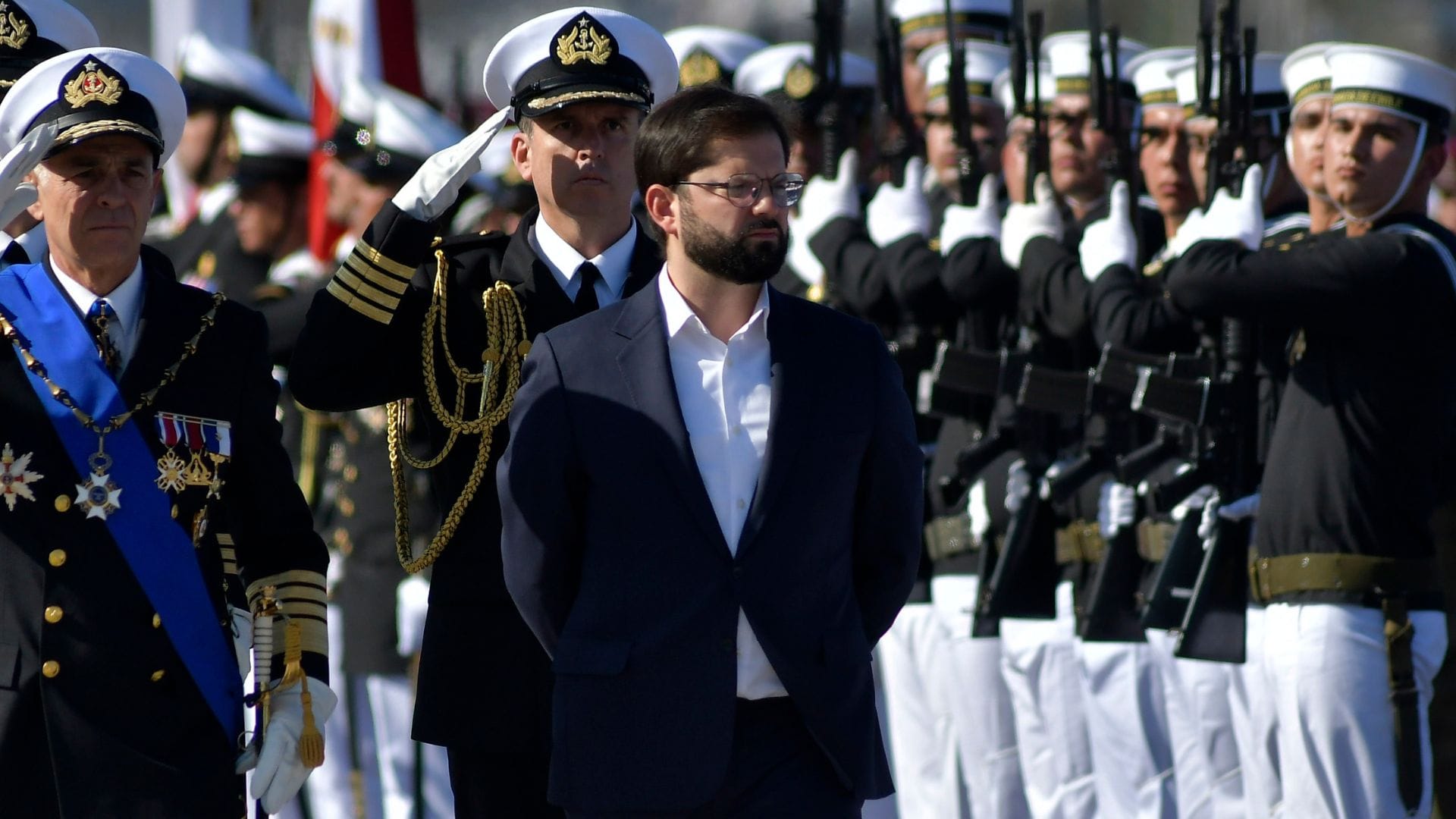 Boric remueve a su jefe de Avanzada Presidencial tras polémica por desfile de 21 de Mayo en Iquique