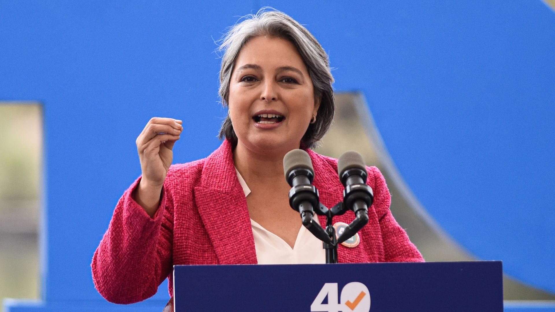 Ministra Jara cuestiona a las AFP: “Obtuvieron un 77% más de utilidades y todos los fondos de pensiones bajaron”
