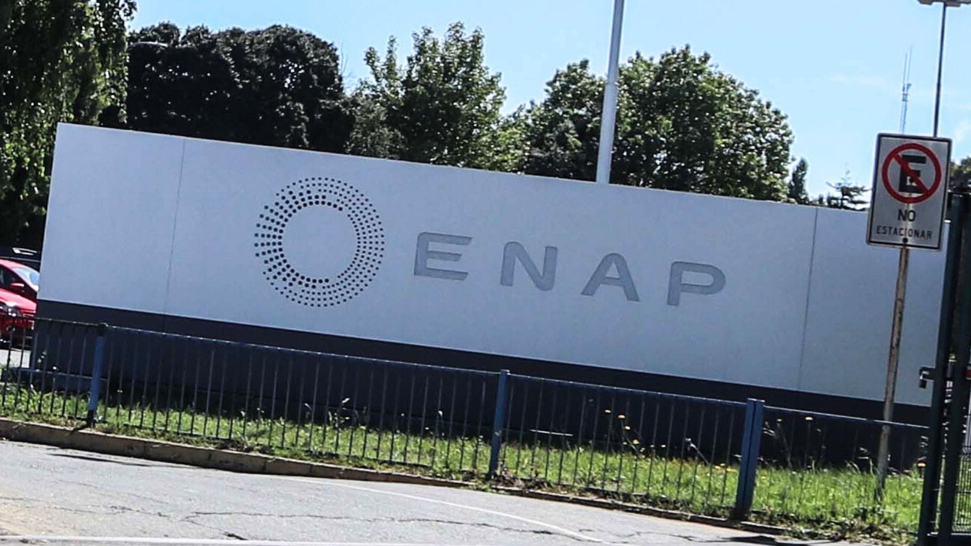 Detectan a jefe de brigada de emergencia en Enap sin licencia de conducir: Fue desvinculado