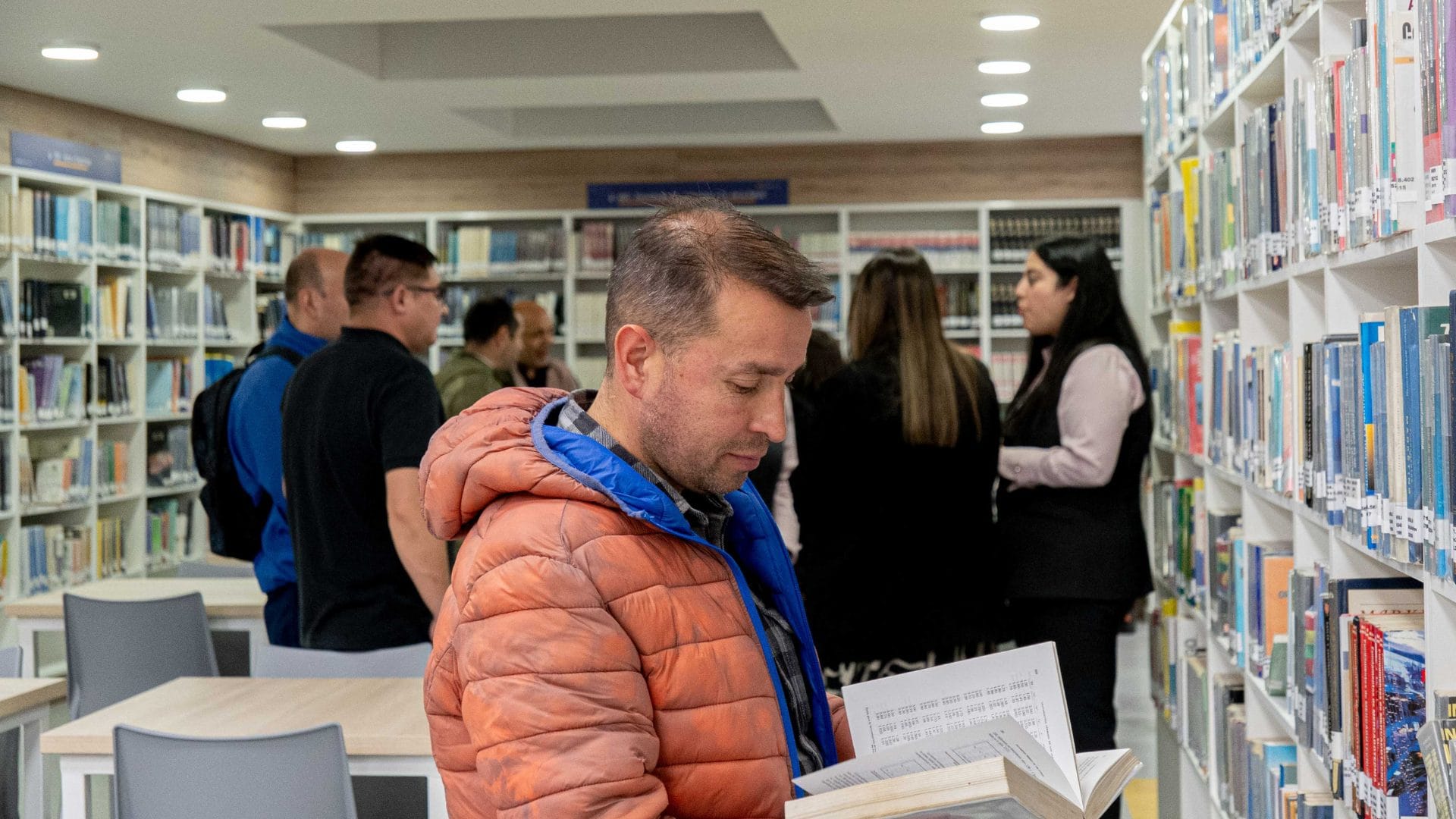 IP Virginio Gómez inauguró moderna biblioteca en Concepción