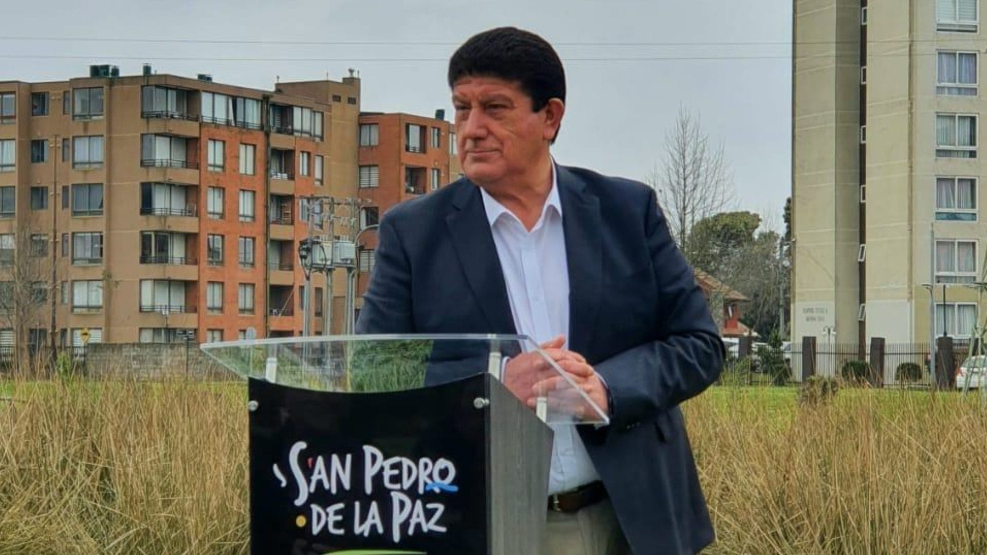 “Mientras la comuna lloraba, se divertía en espacios nocturnos”: Piden iniciar proceso para remover al alcalde de San Pedro de la Paz