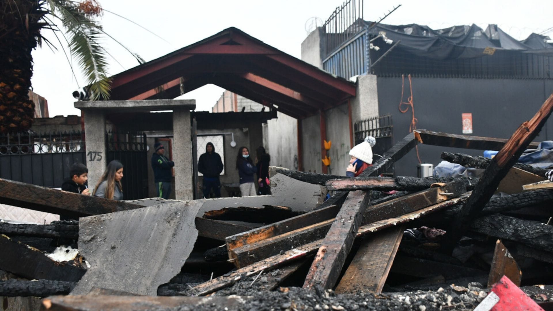 Incendio consumió casa donde vivía Leonel Sánchez: Albergaba una sala llena de recuerdos de él