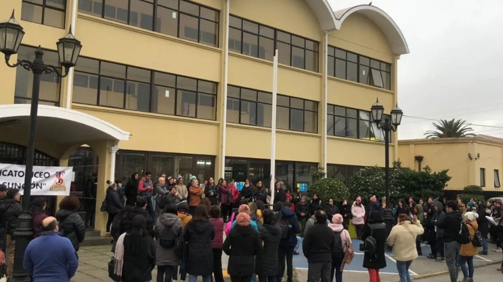 Terminó huelga legal en Liceo la Asunción de Talcahuano, vuelven a clases este 25 de mayo