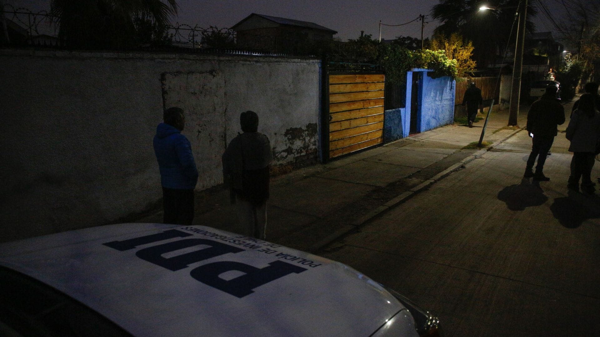 Sujetos perpetran violento robo en Macul: Golpearon a adulta mayor y a su hijo lo atacaron con un cuchillo