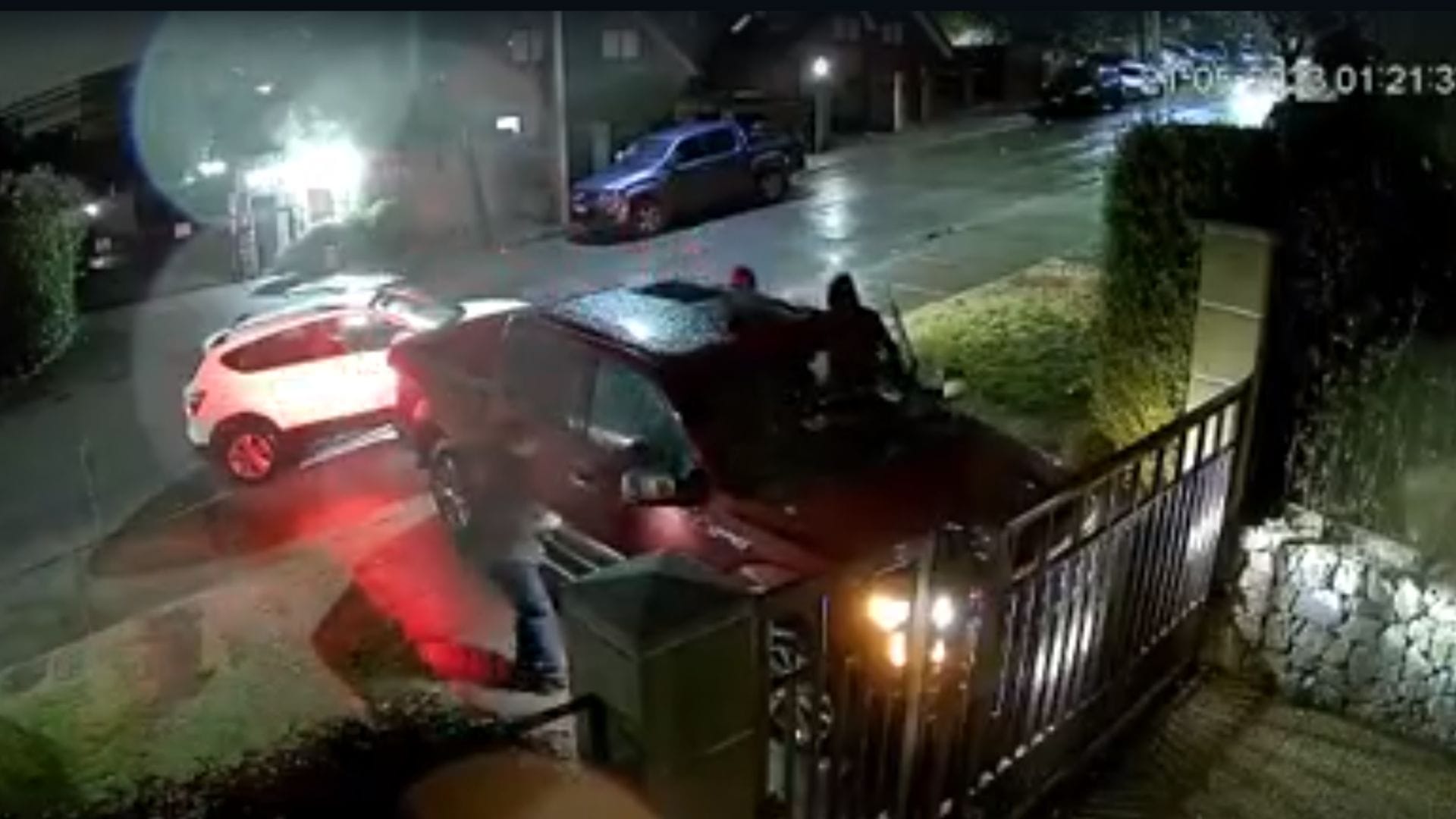 Violento portonazo en San Pedro de la Paz: Delincuentes se movilizaban en auto robado