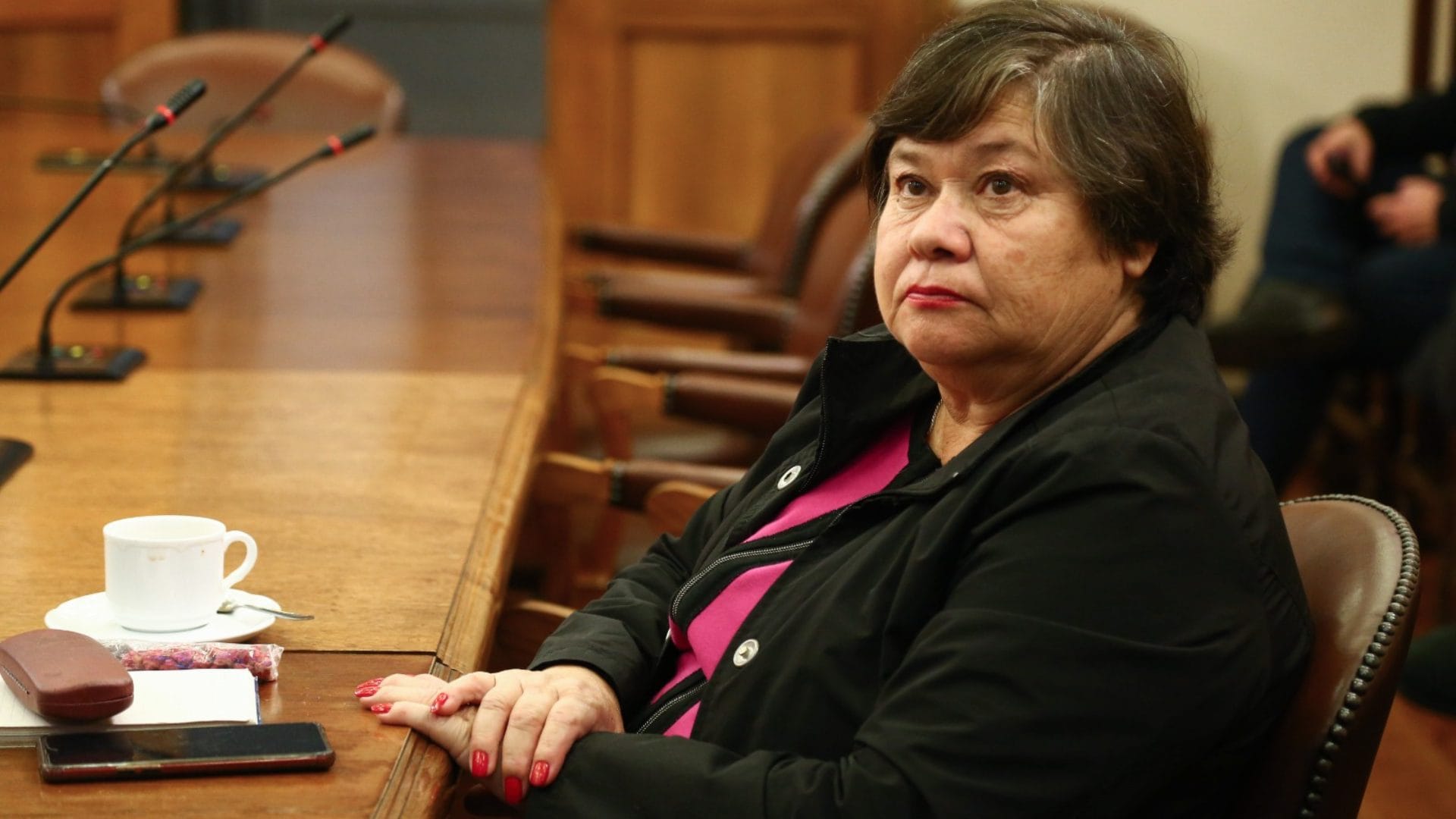 Diputada Acevedo apoya a trabajadores en huelga de hambre y pide revisión del directorio de ENAP