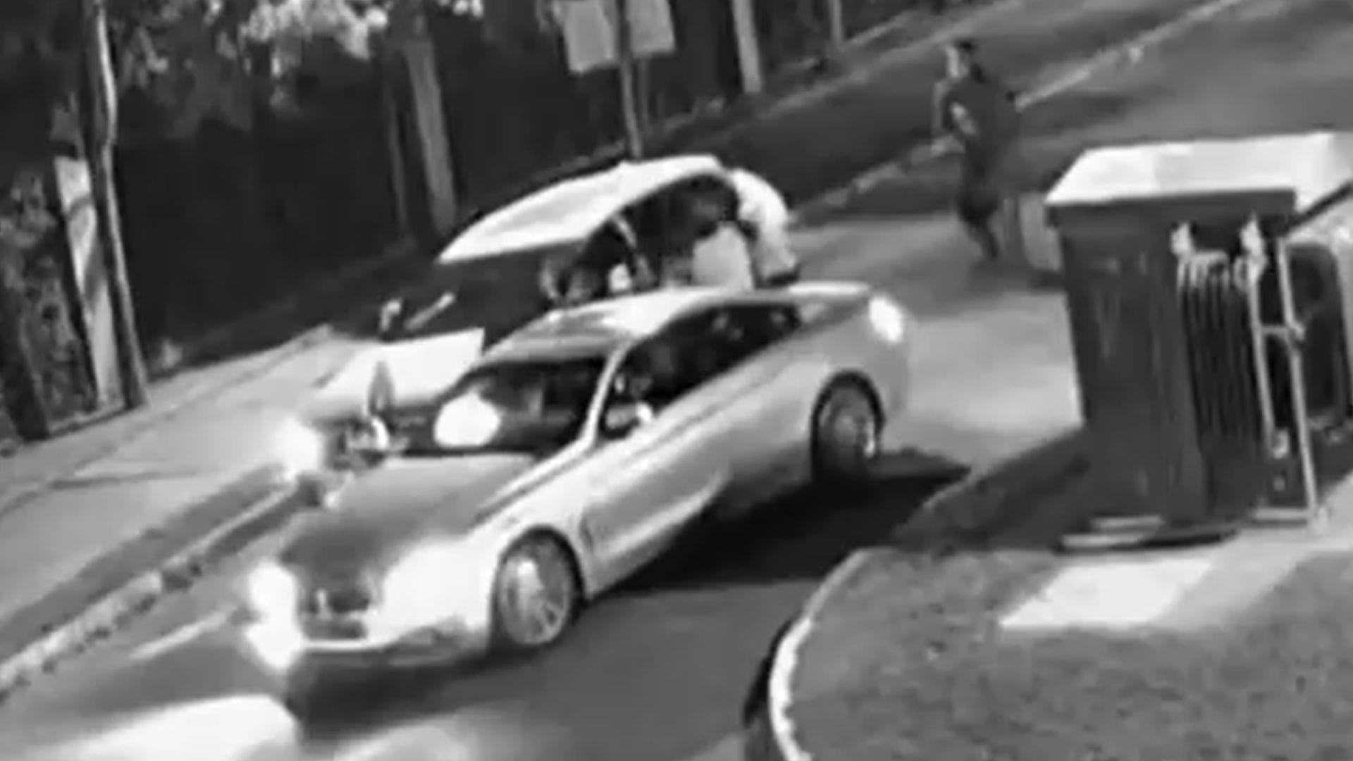 “Uno apunta un cuchillo en la guata a mi hijo”: Madre que frustró asalto a golpes en Vitacura relató lo que vivió