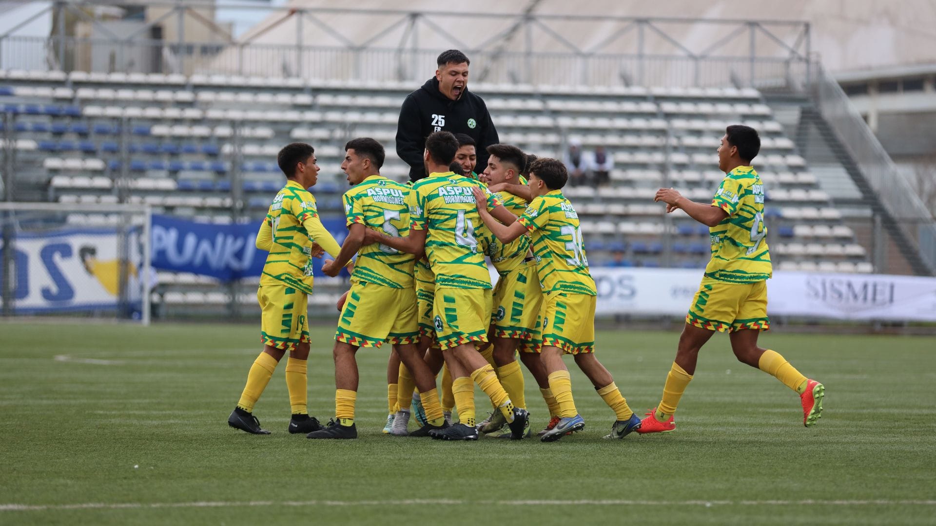 Fin al invicto como local: Naval perdió ante Hualqui en un disputado partido