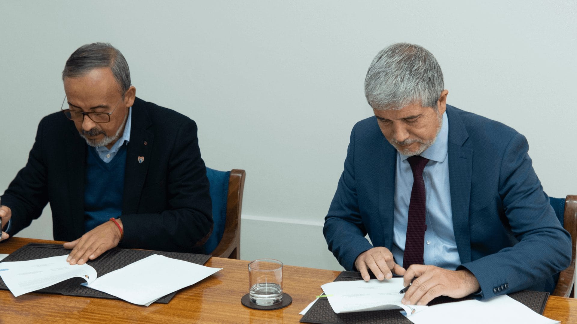 En el marco de sus 200 años el Liceo Enrique Molina firman convenio con la UdeC