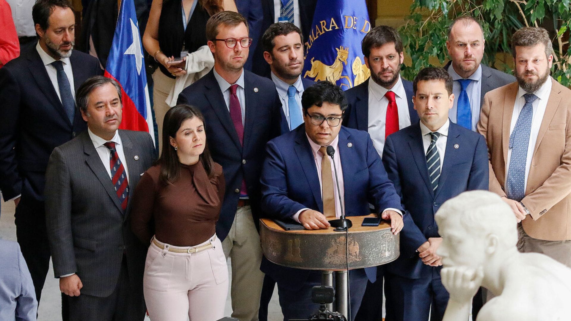 Bancada del Partido Republicano votará en contra de aumento del salario mínimo
