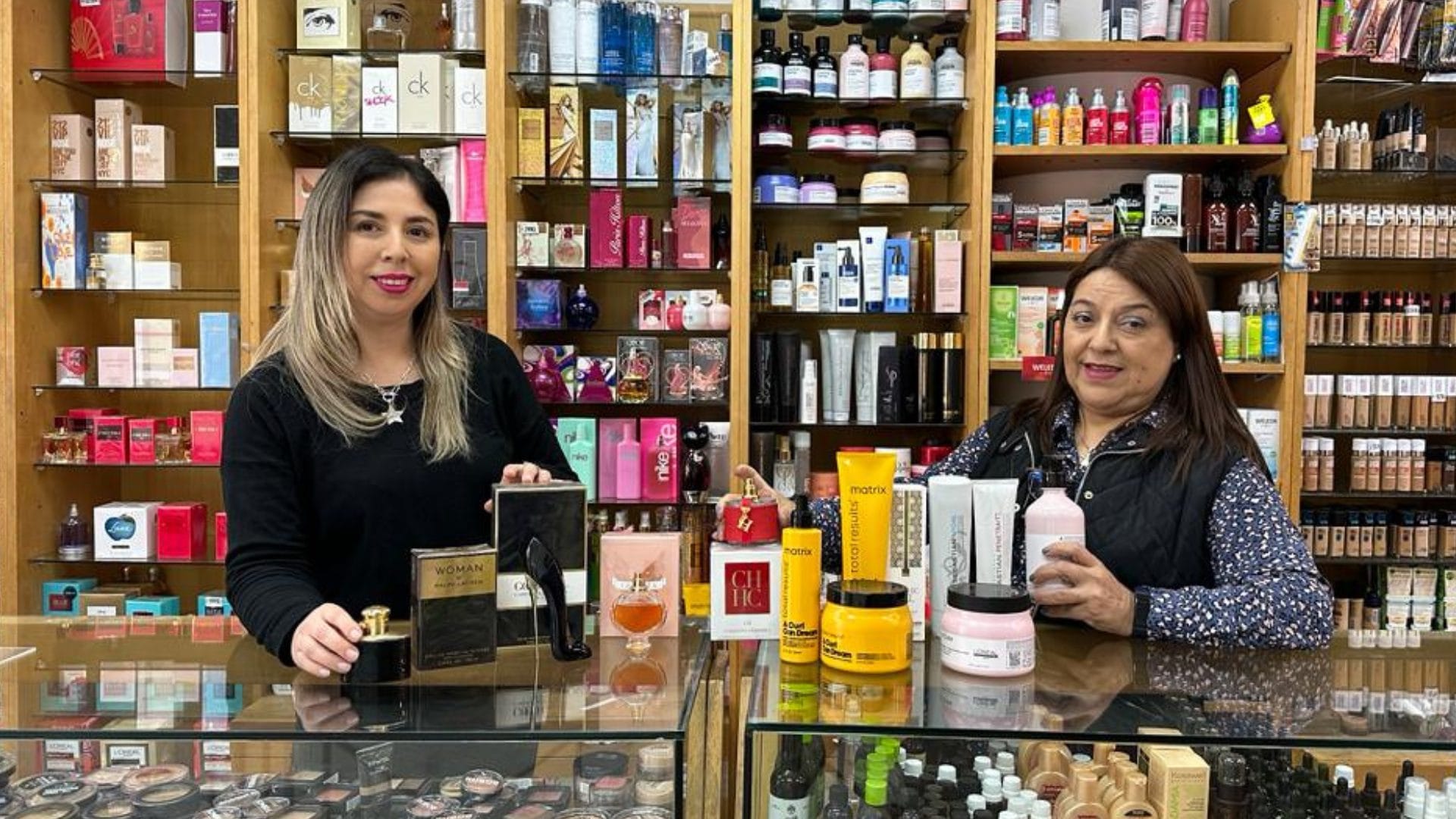 Rote Rose: Hijos preservan la icónica perfumería que su madre emprendedora creó en Concepción