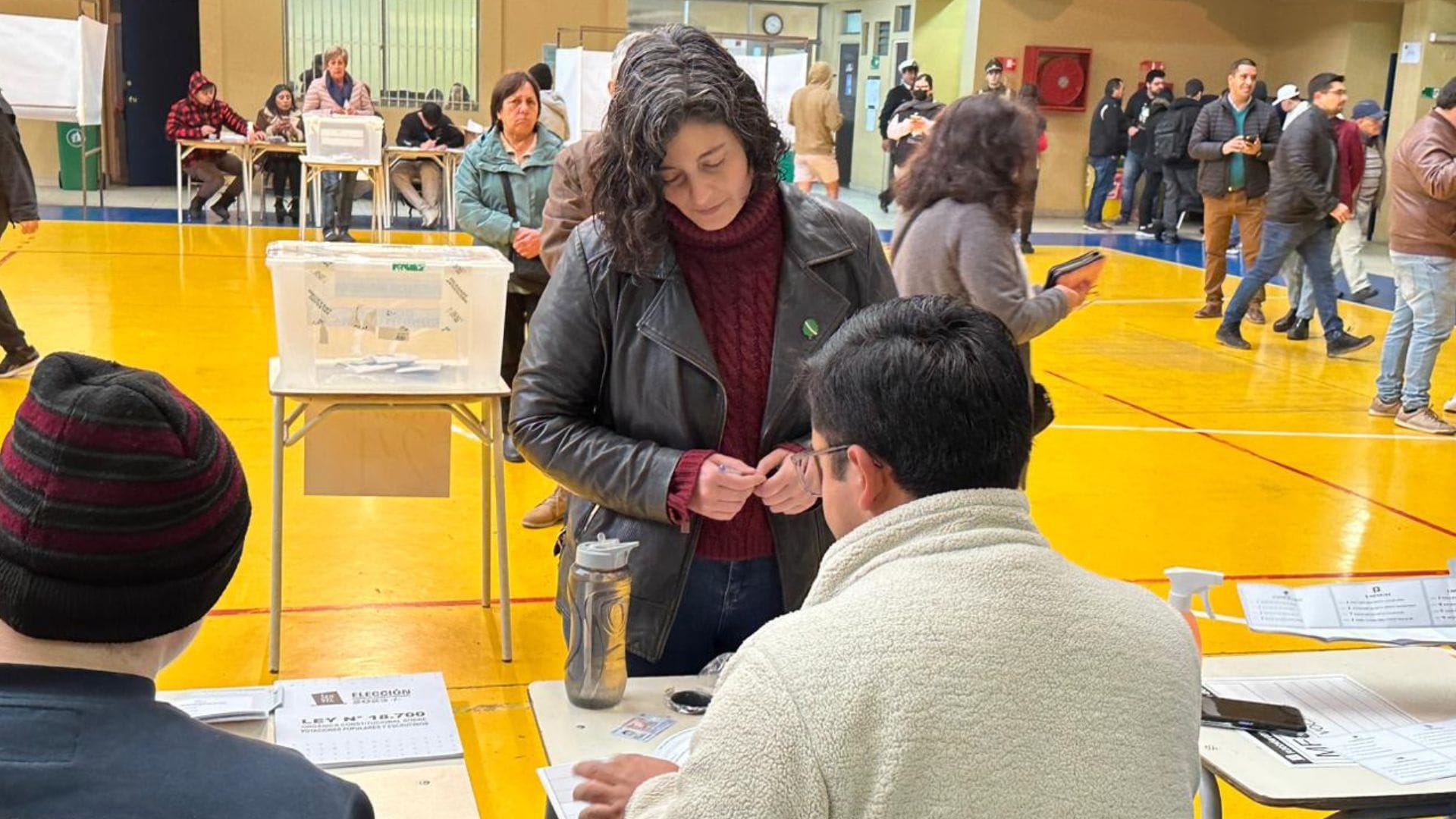Delegada Presidencial del Biobío votó en Chiguayante: “Decirle a la gente que este es un proceso muy importante y su voz también”