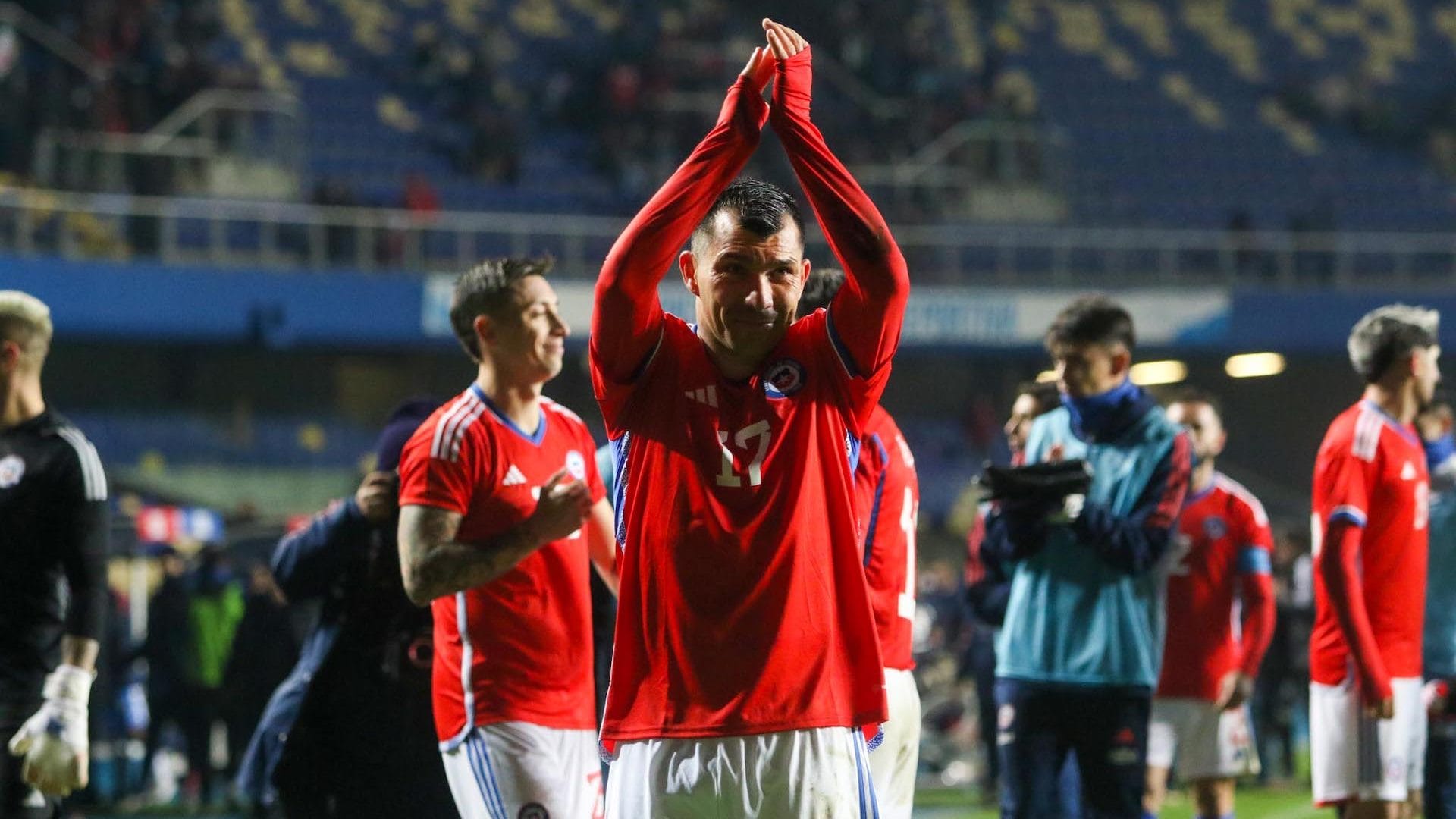Gary Medel feliz con el Ester Roa Rebolledo y agradece por el cariño a la Selección Chilena