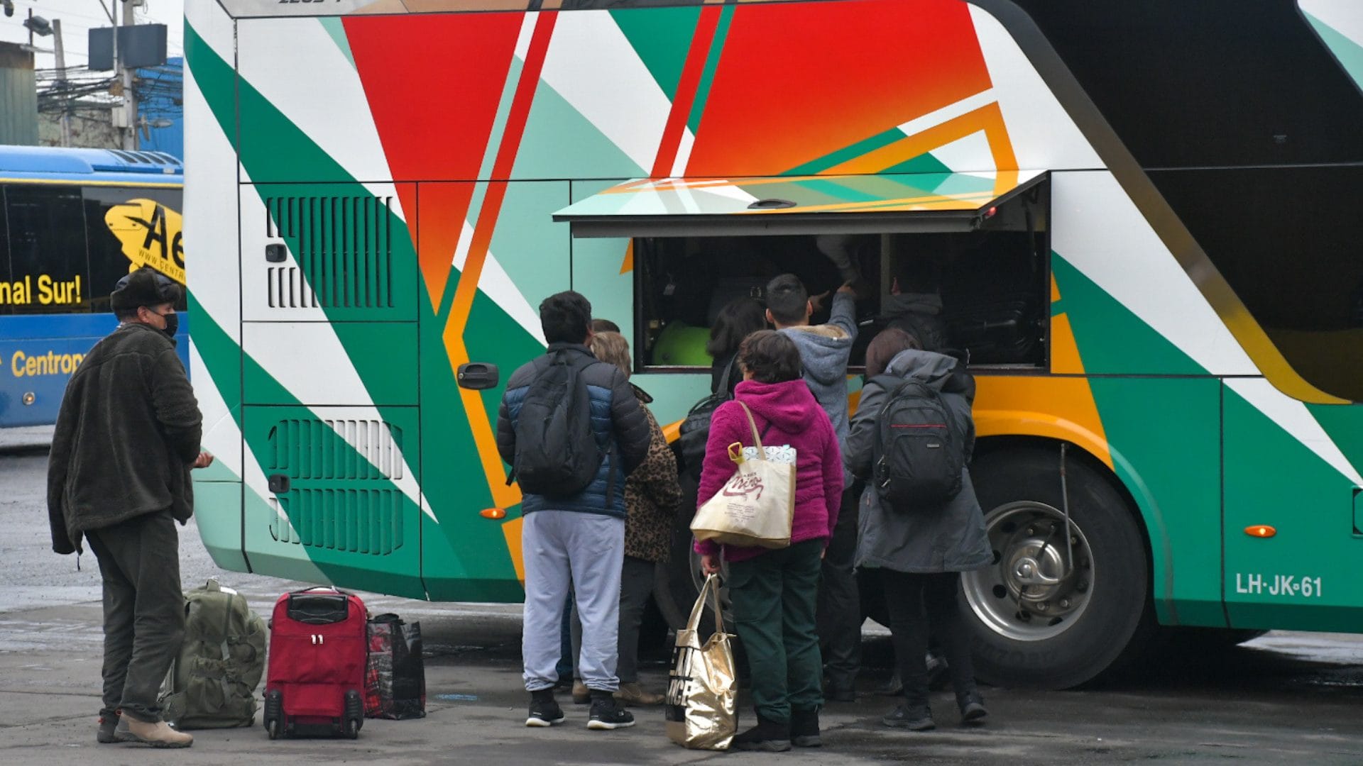 Captan a bus trasladando a más de 30 migrantes irregulares en Estación Central