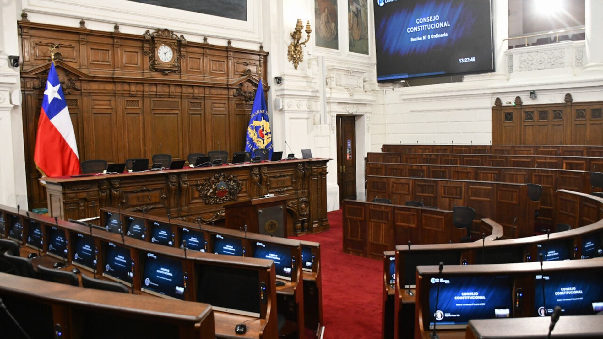 El nivel de rechazo más alto: 51% afirmó que votaría en contra de una nueva Constitución según Cadem