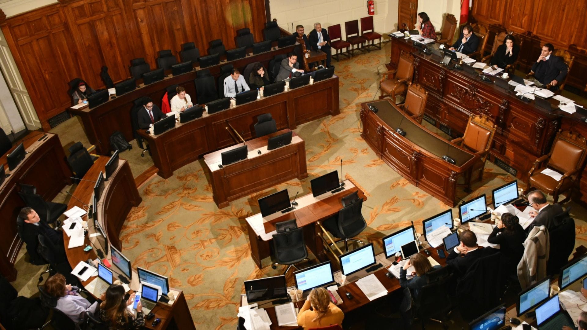 Encuesta Criteria: 17% de chilenos cree que Nueva Constitución ayudará a la unidad nacional