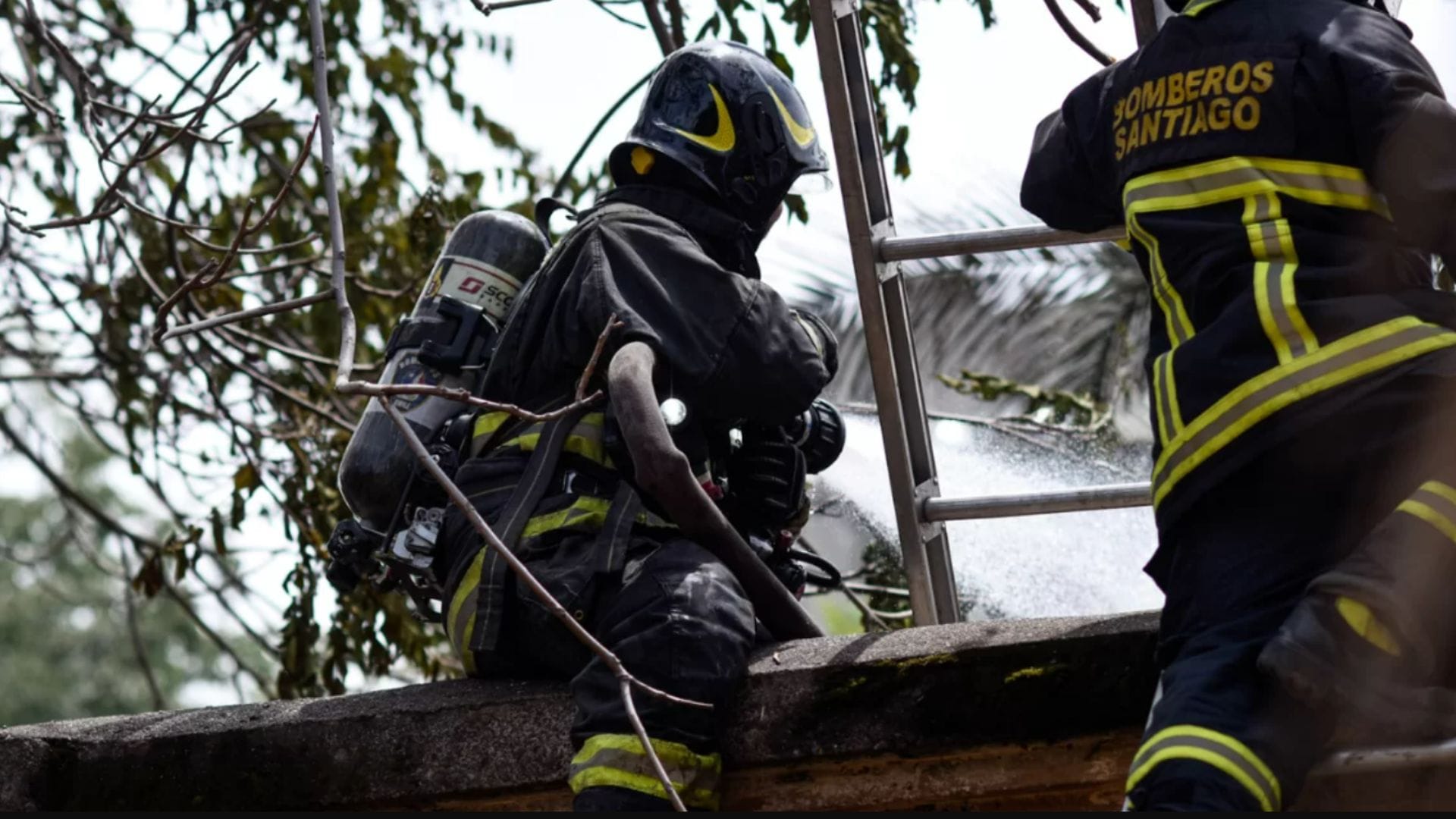 Matrimonio y su hija perdieron la vida tras fatal incendio en San Bernardo: Solo sobrevivió hijo mayor