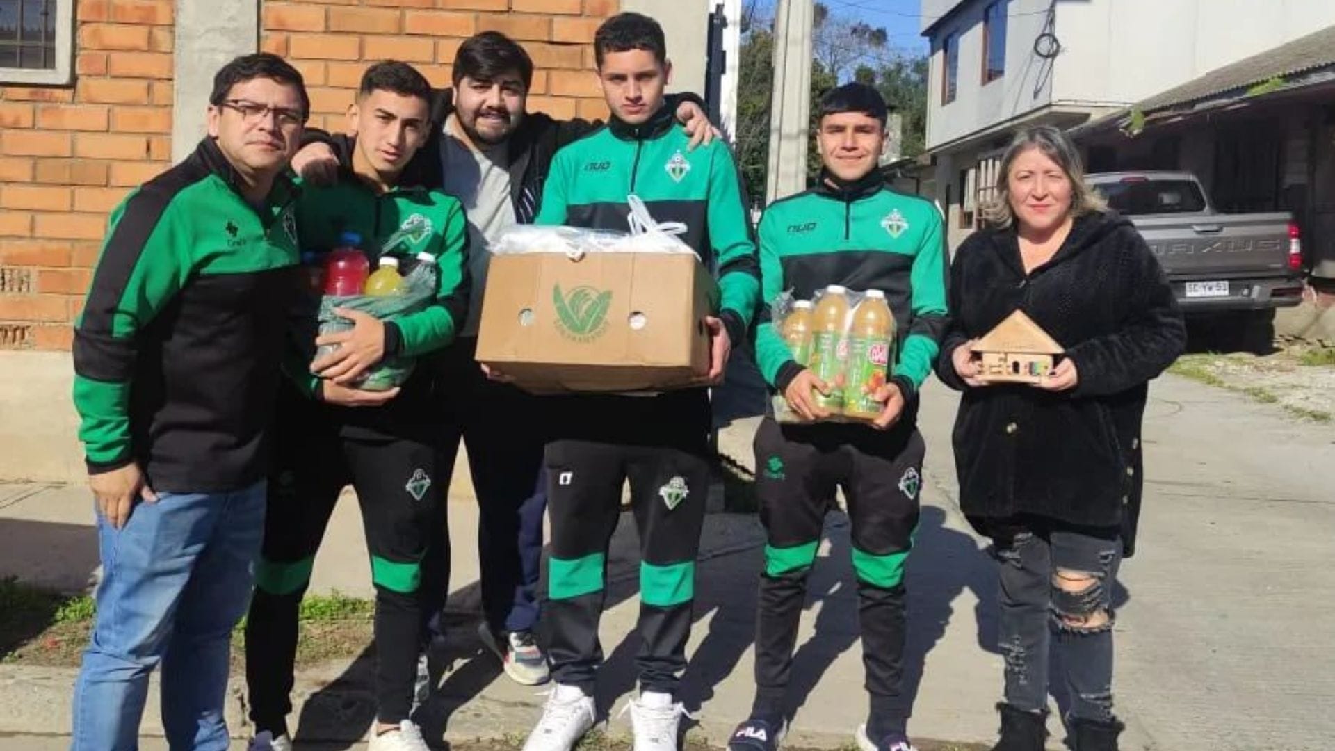 Tercera División de Chile: Barra “rival” donó colaciones a equipo con problemas para disponer de alimentación a sus jugadores