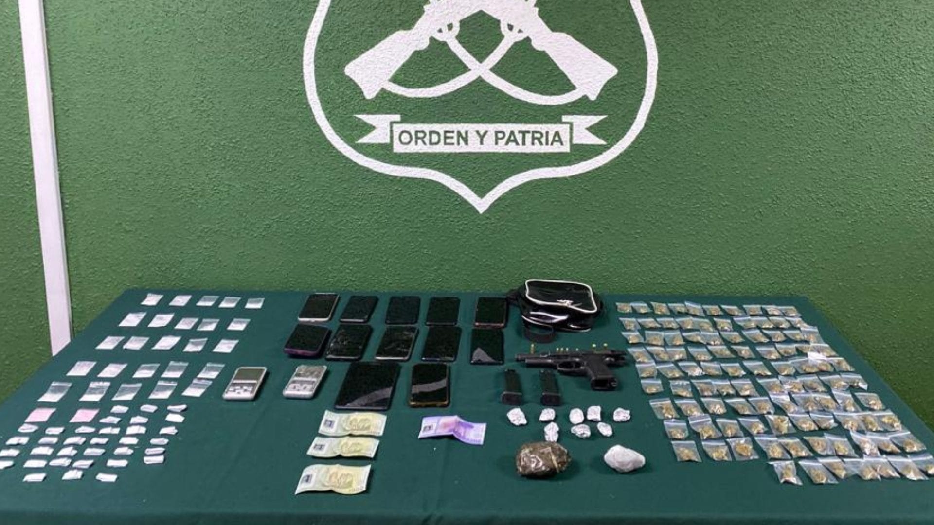 Detienen a 4 personas por receptación: Ocultaban drogas al interior de casa en La Granja