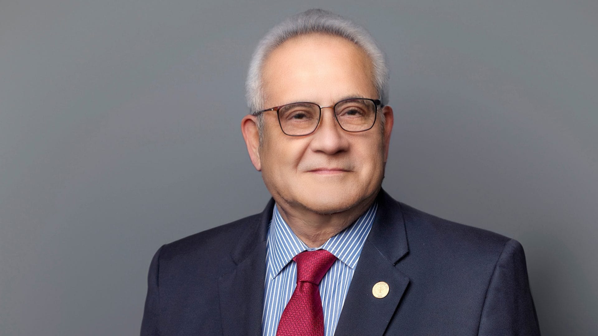 Hugo Lavados asume como rector de la Universidad San Sebastián