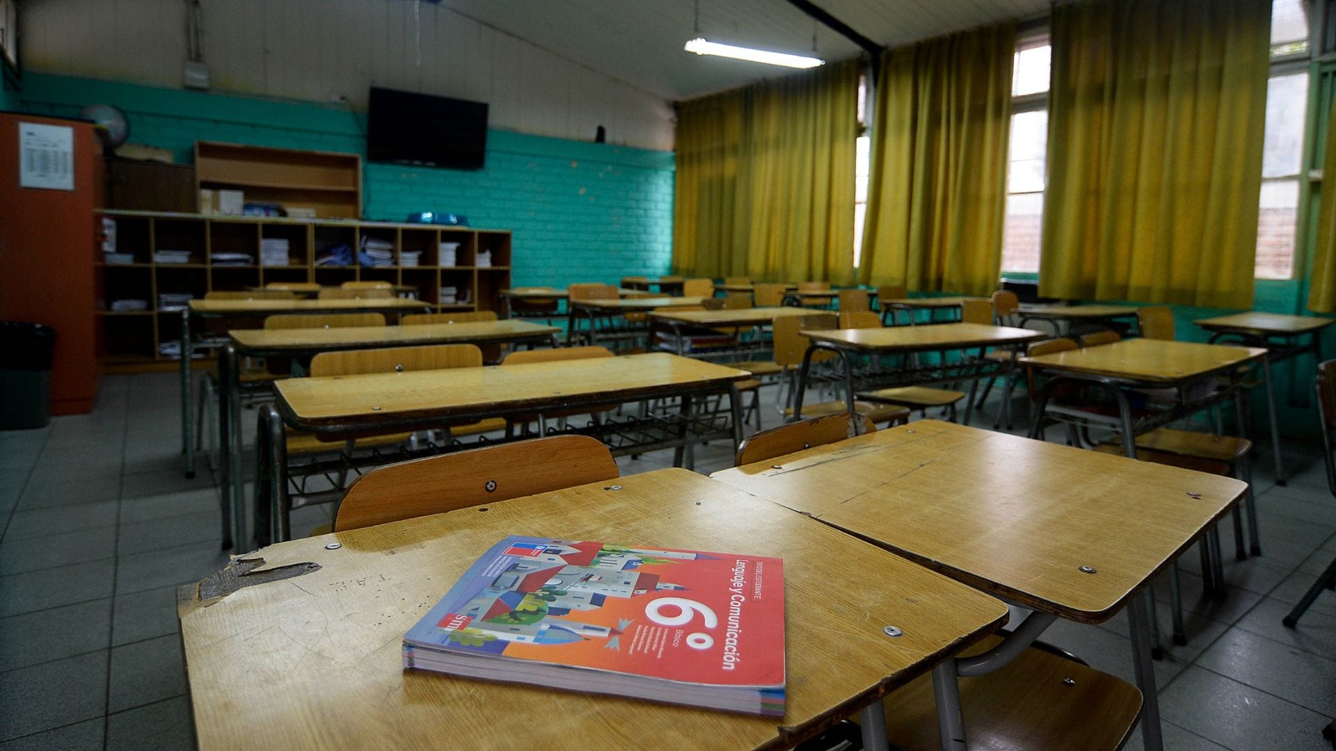Fue citada porque su hijo era agresivo: Repudio por apoderada que golpeó a profesora y directora de escuela en San Felipe