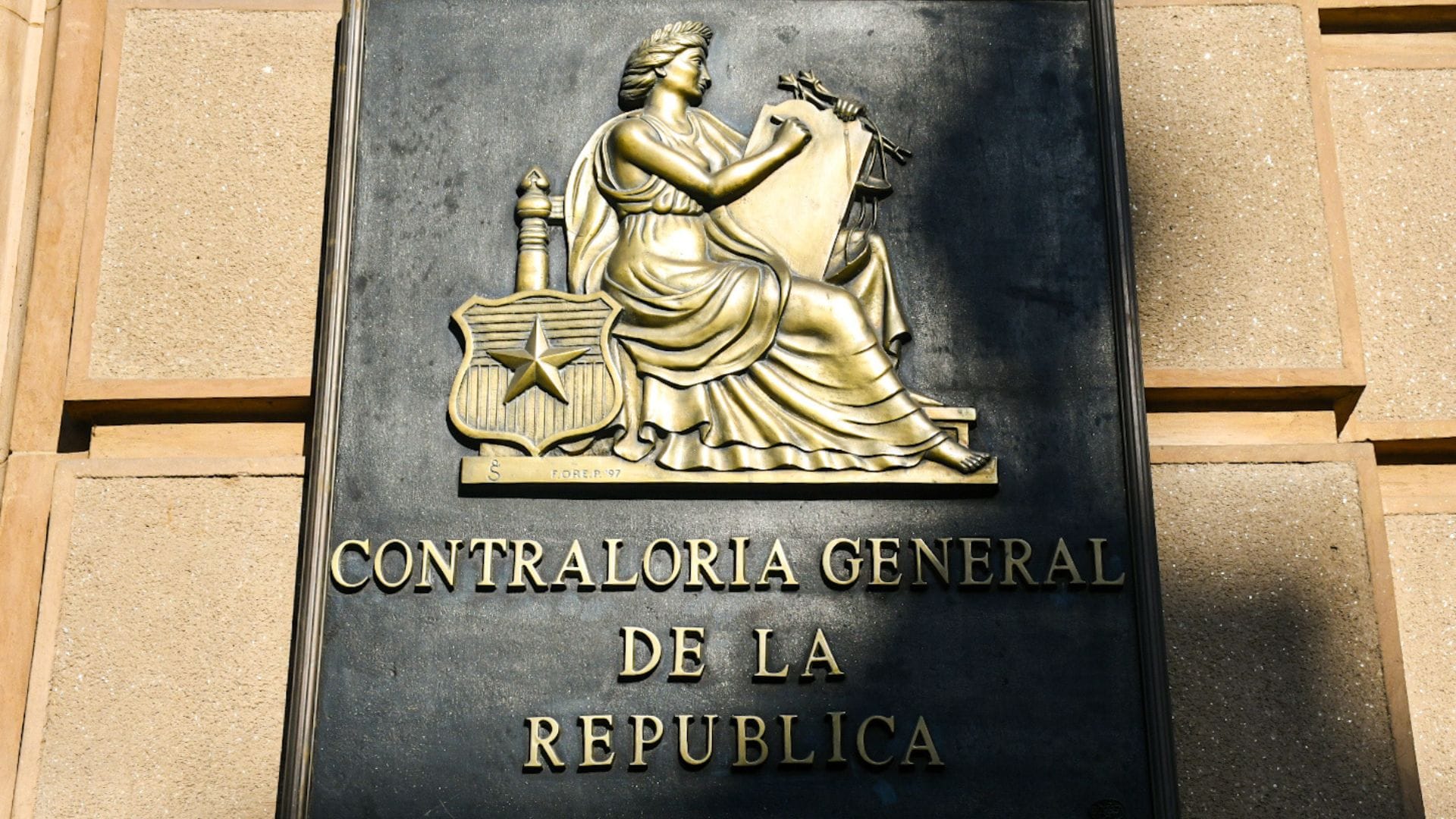 Contraloría congeló toma de razón de todos los contratos entre el Estado y fundaciones a nivel nacional