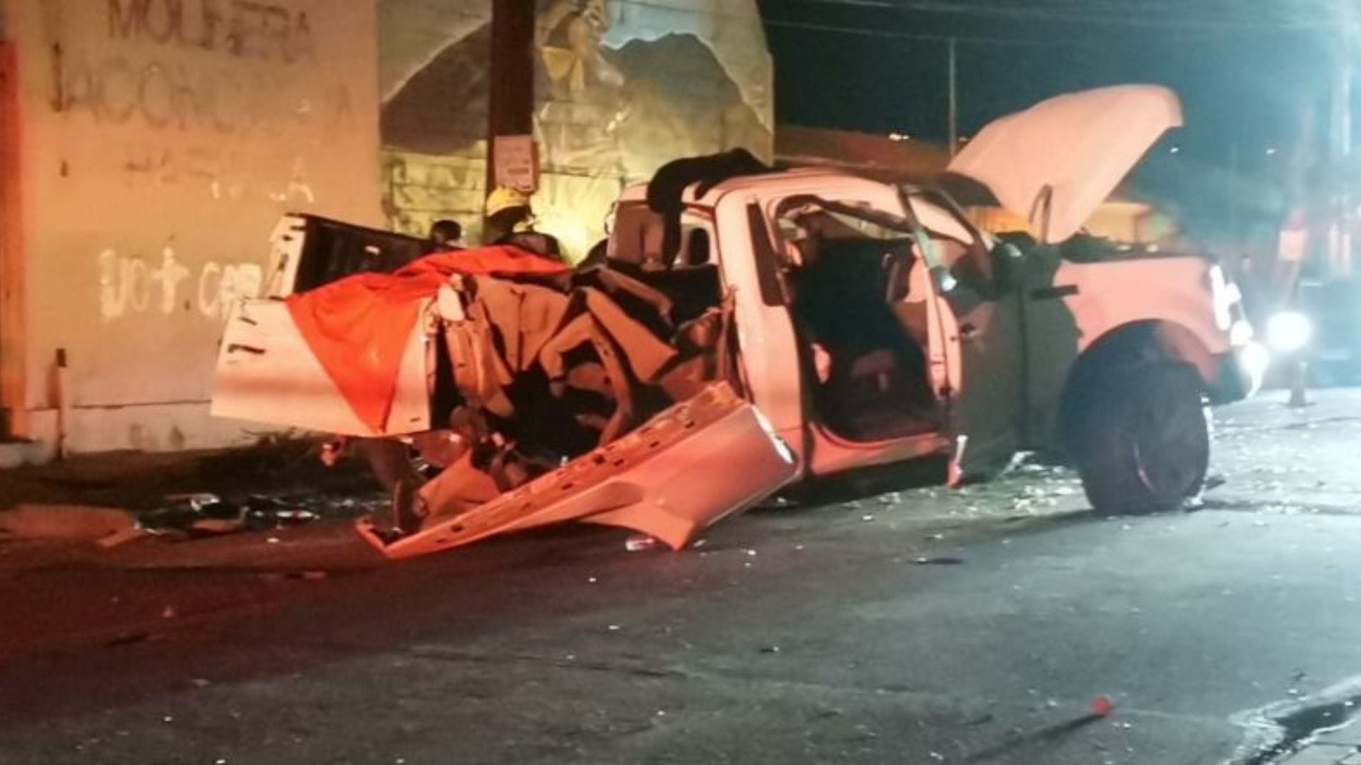 Conductor ebrio chocó contra un poste: Dos adolescentes fallecen tras salir eyectados de una camioneta en Ovalle